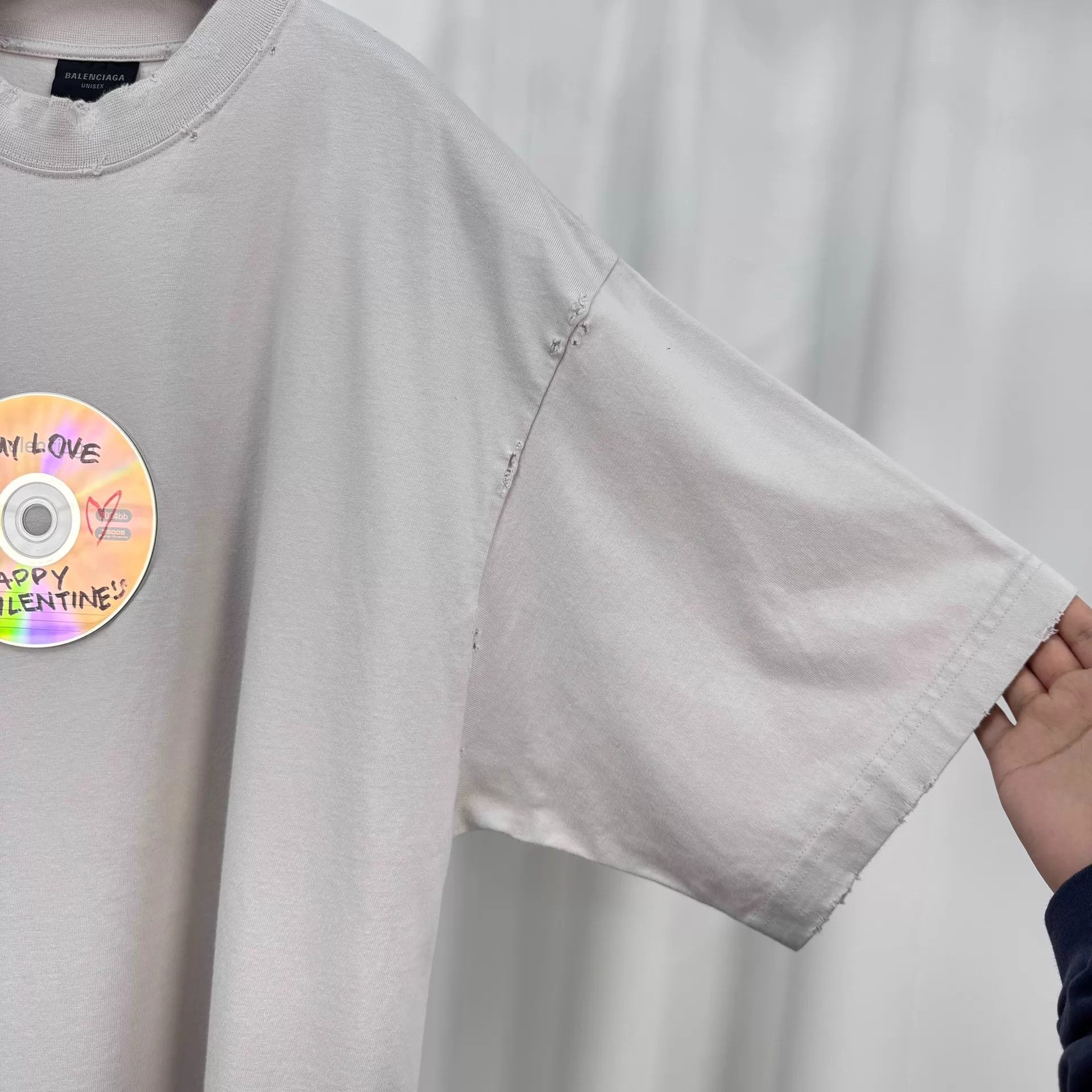 Balenciaga Balenciaga Valentine's Limited Disc T-Shirt L New Size US L / EU 52-54 / 3 - 4 Thumbnail