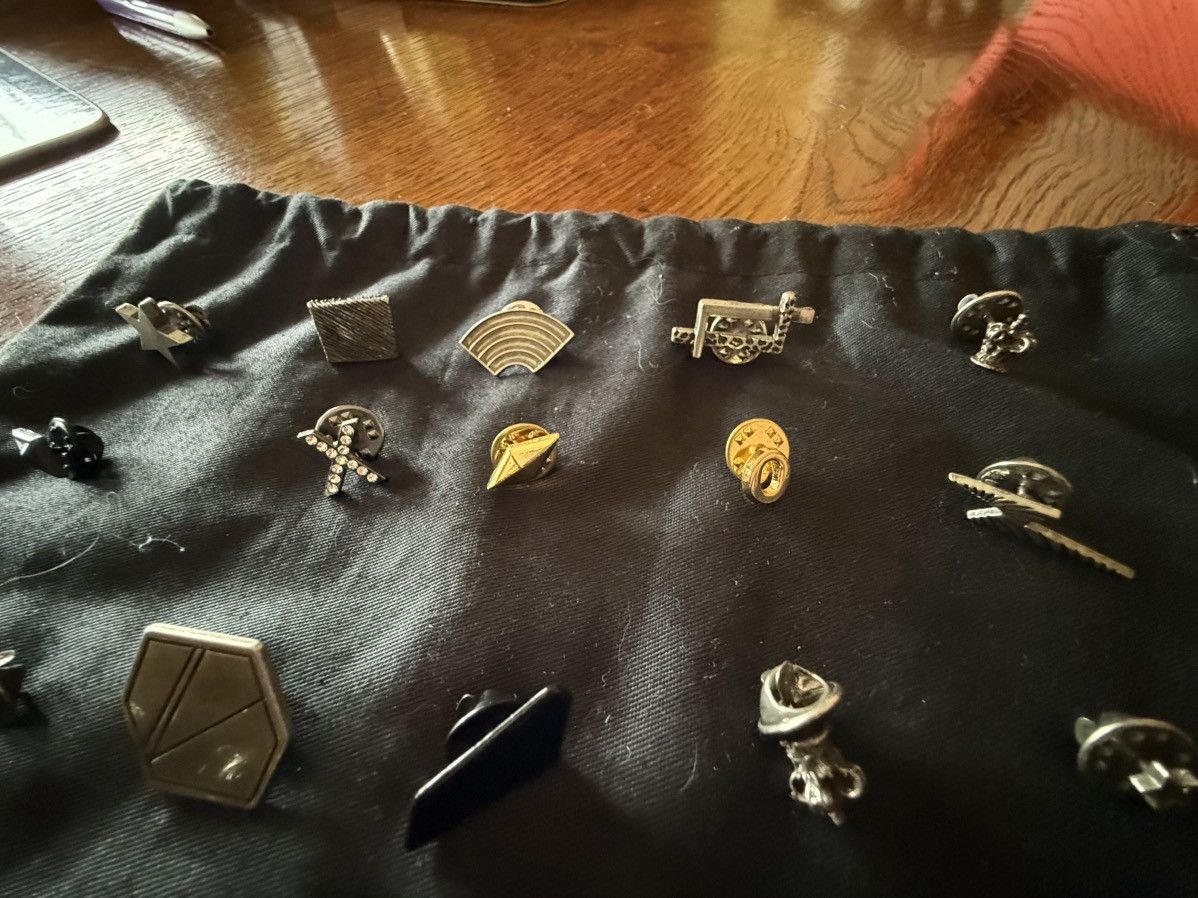 Saint Laurent Paris FW15 Saint Laurent pin set 24 + 6 30 pieces lighter star etc Size ONE SIZE - 13 Thumbnail