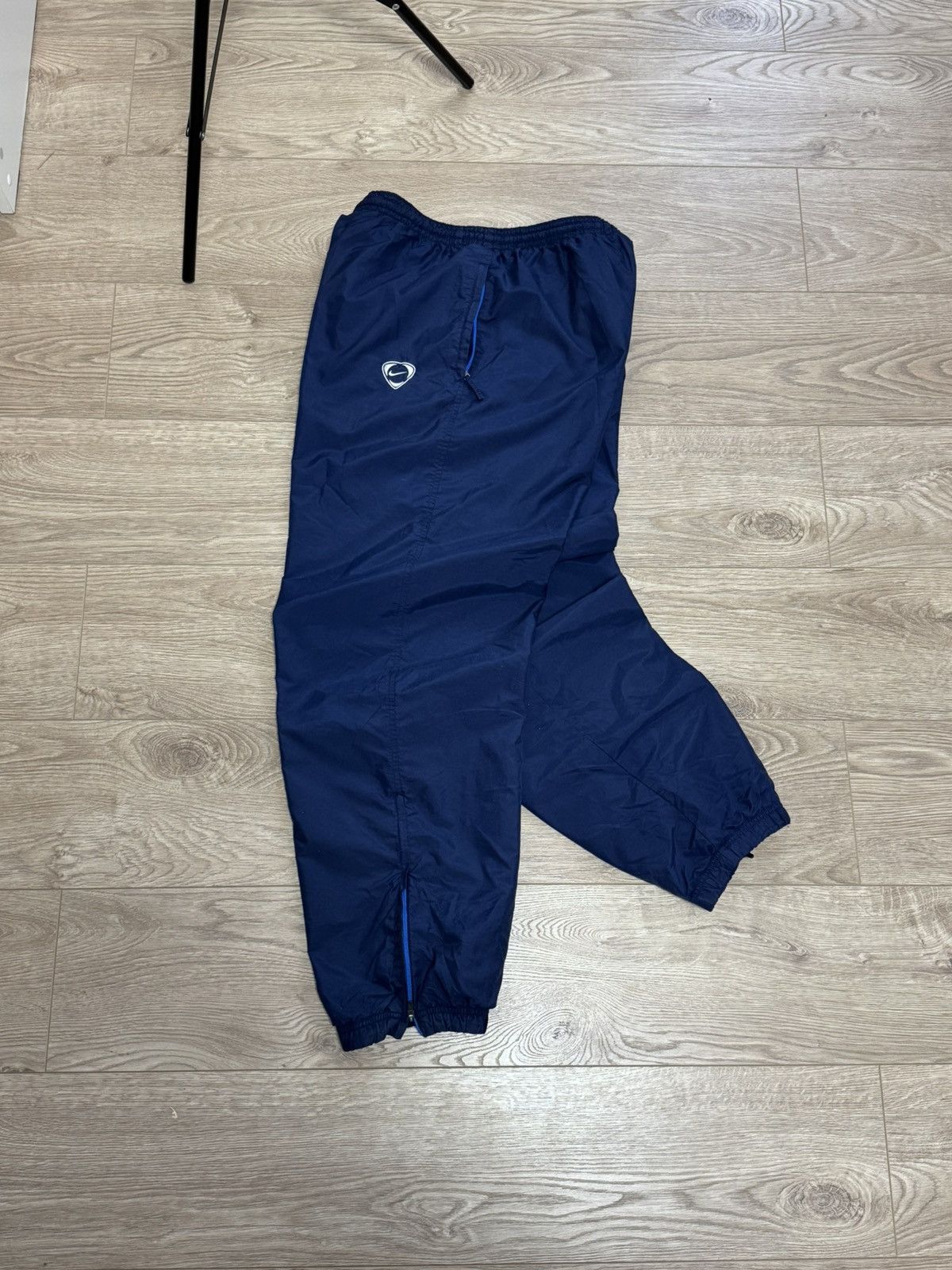 Nike Vintage Nike Nylon Y2K baggy pants navy men’s XL size Size US 34 / EU 50 - 1 Thumbnail