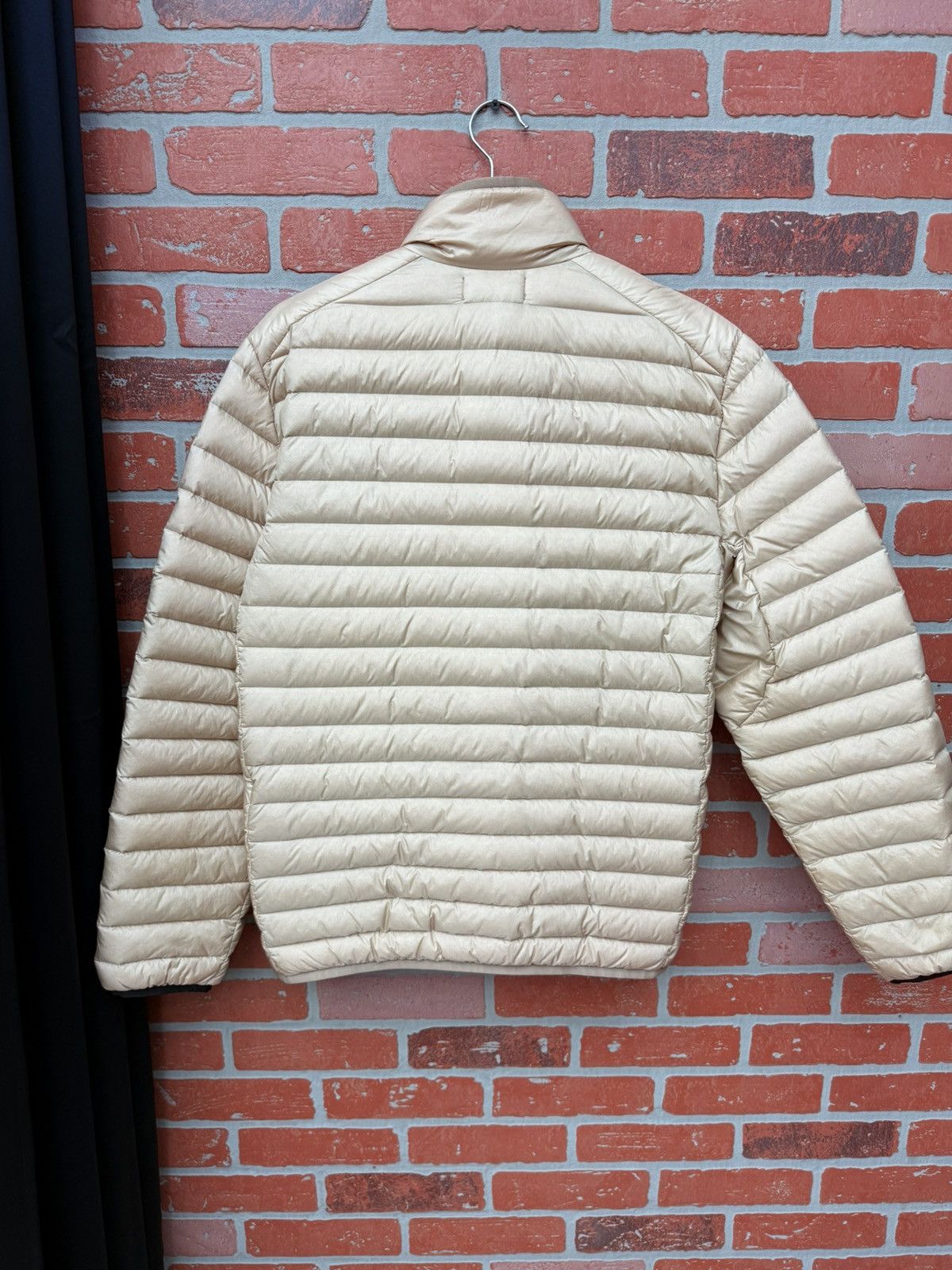 Stone Island AUTHENTIC Stone Island Real Down Jacket Beige Size Small Size US S / EU 44-46 / 1 - 6 Thumbnail