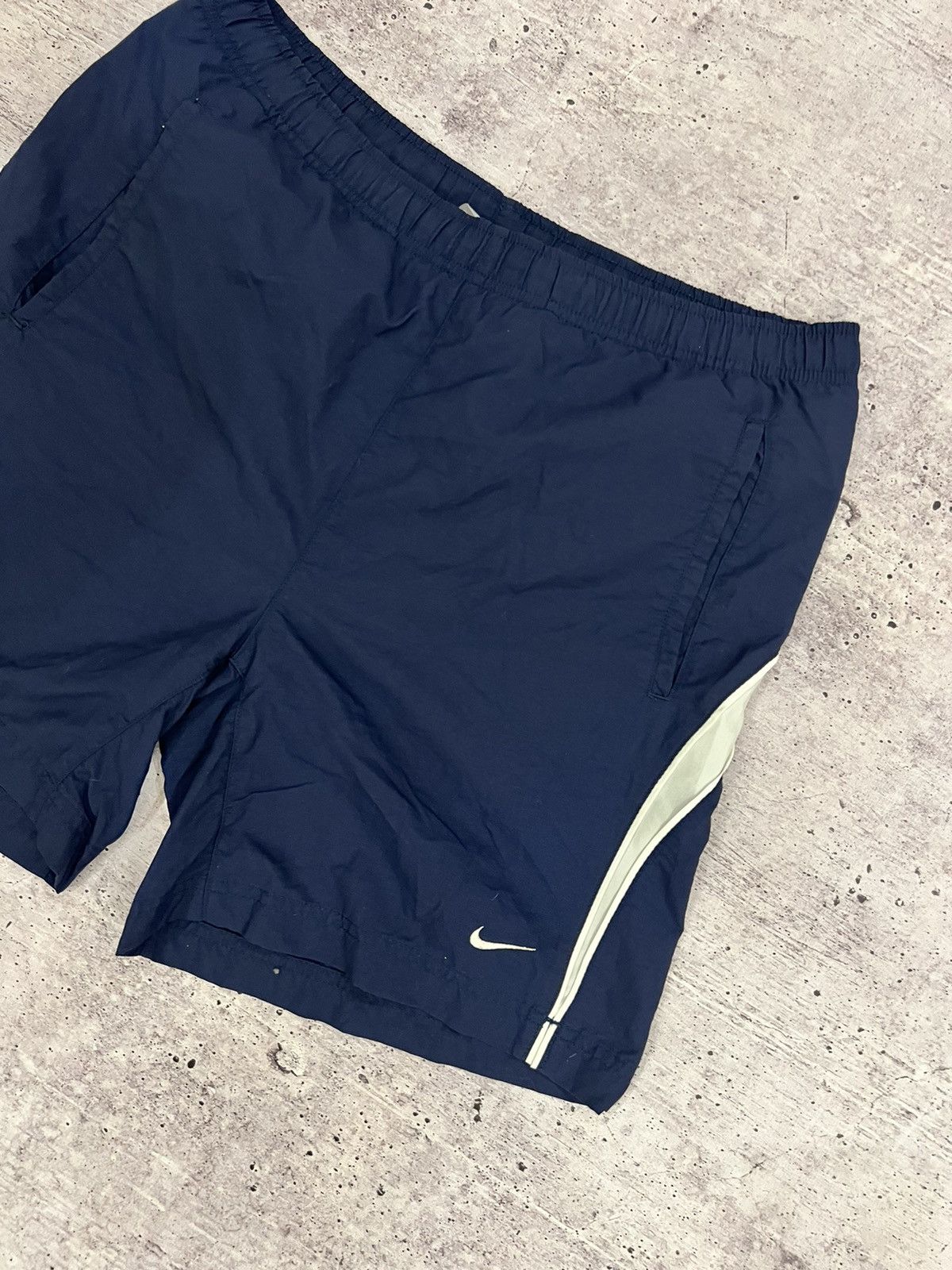 Nike × Vintage Nike Vintage y2k Swoosh Shorts Size US 31 - 2 Thumbnail
