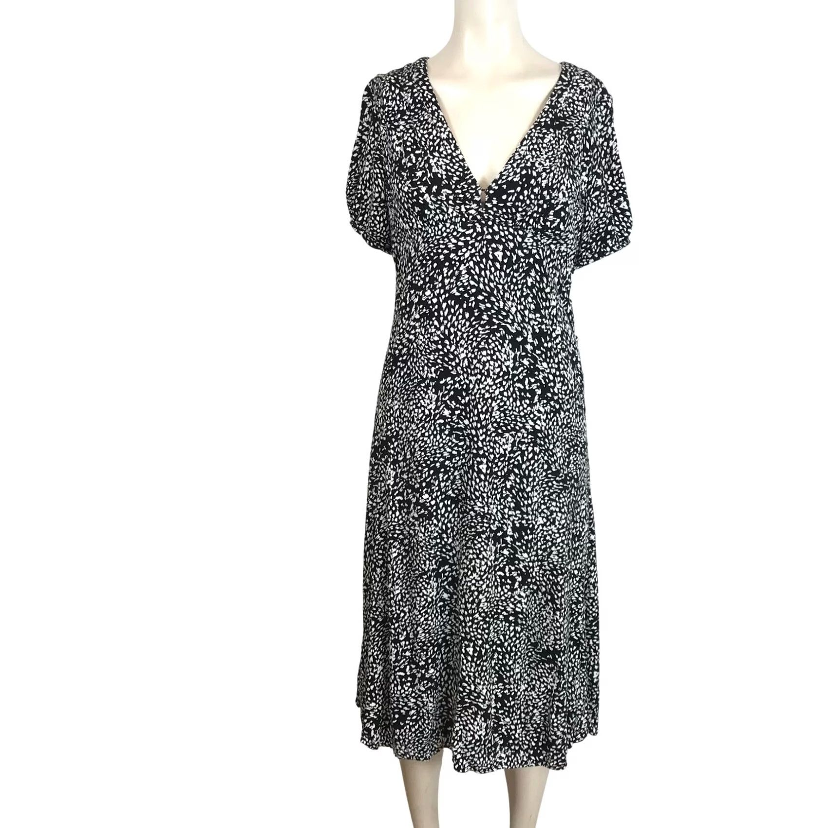 Free People Free People Black White Abstract Print Flutter Sleeve Midi Dress Size 2 Size XS / US 0-2 / IT 36-38 - 2 Thumbnail