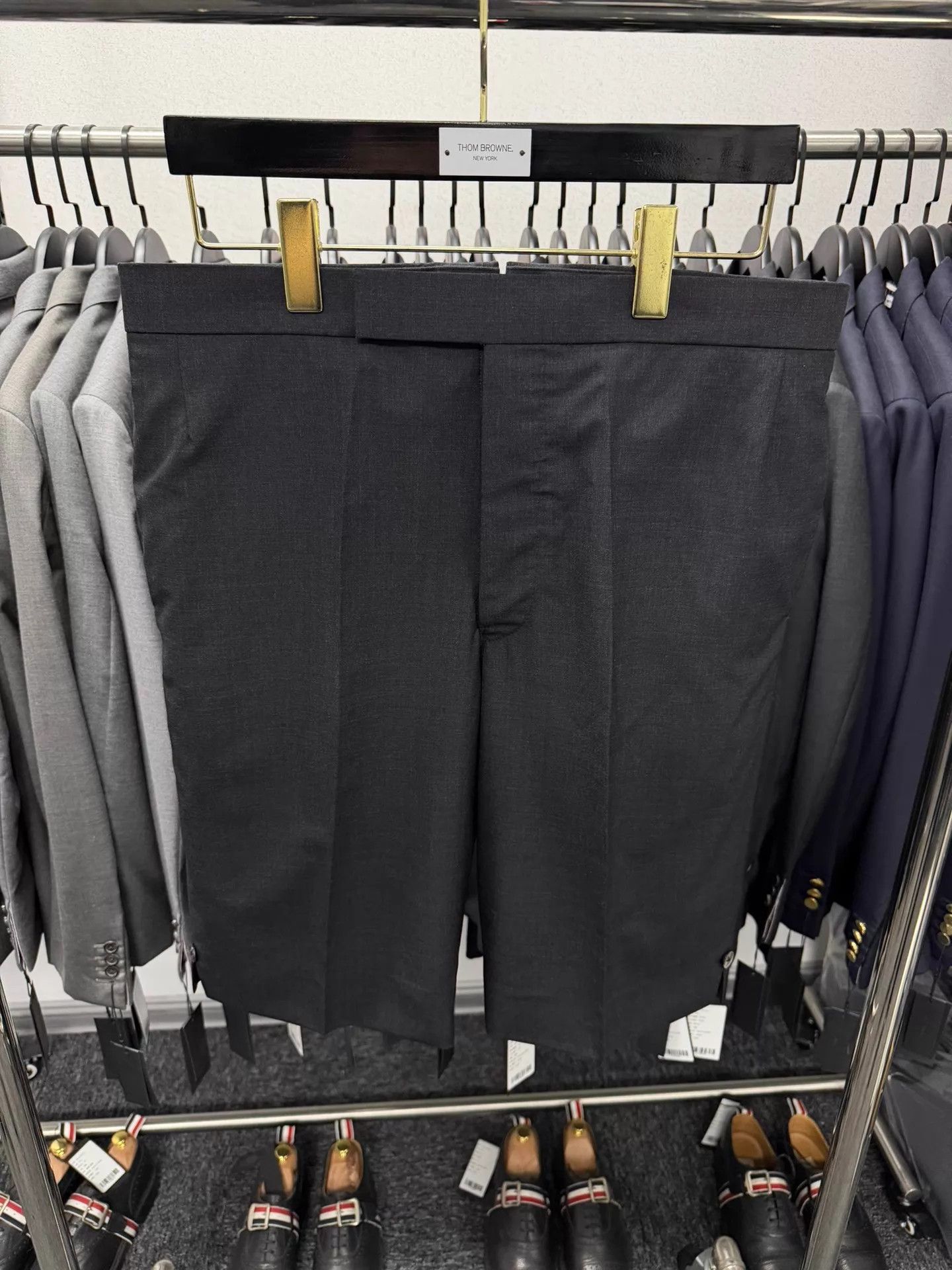 Thom Browne Thom Browne Men's Charcoal Black Wool Suit Shorts 3 Size US 34 / EU 50 - 1 Thumbnail