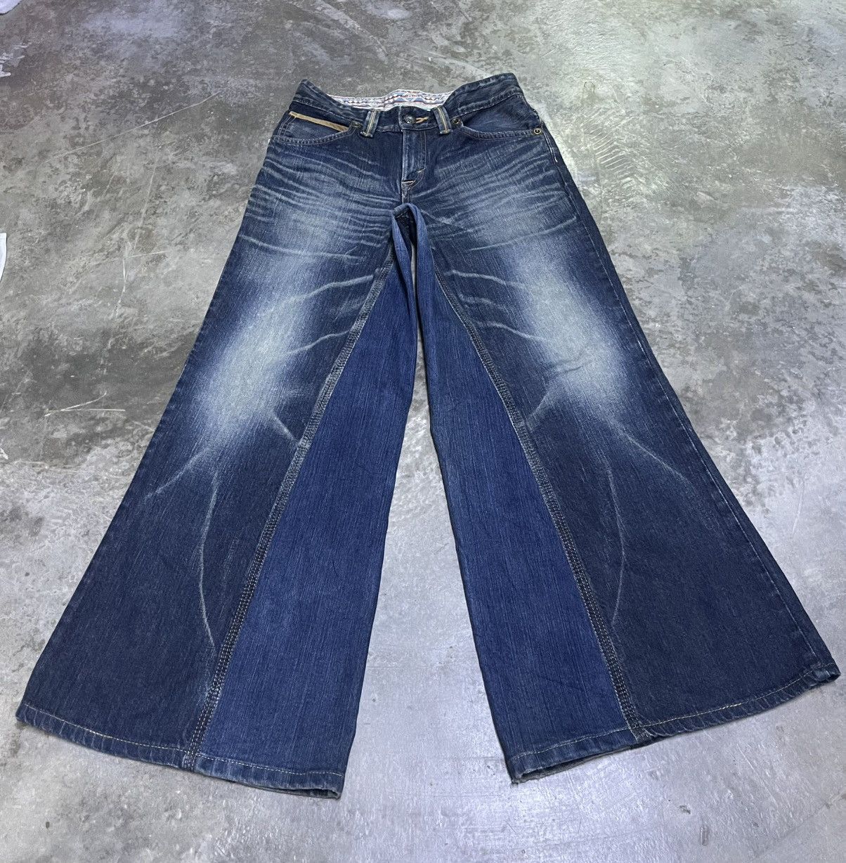 Edwin × Japanese Brand × Vintage Flare Jeans Japan Edwin Lightning Wash Bellbottom Size US 30 / EU 46 - 1 Thumbnail