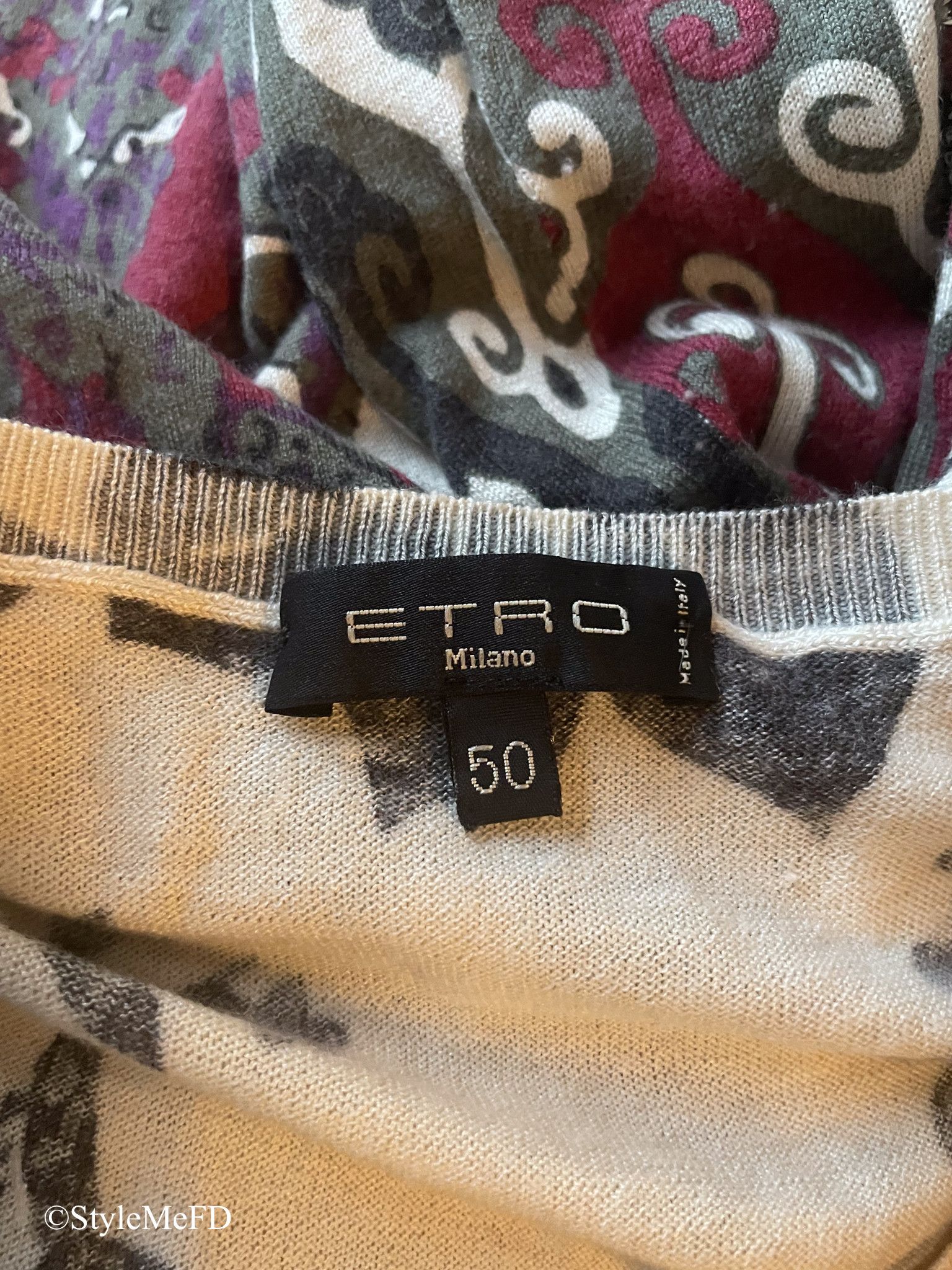 Etro Vintage Etro V-Neck Pullover w Sequin Detail Size L / US 10 / IT 46 - 7 Thumbnail