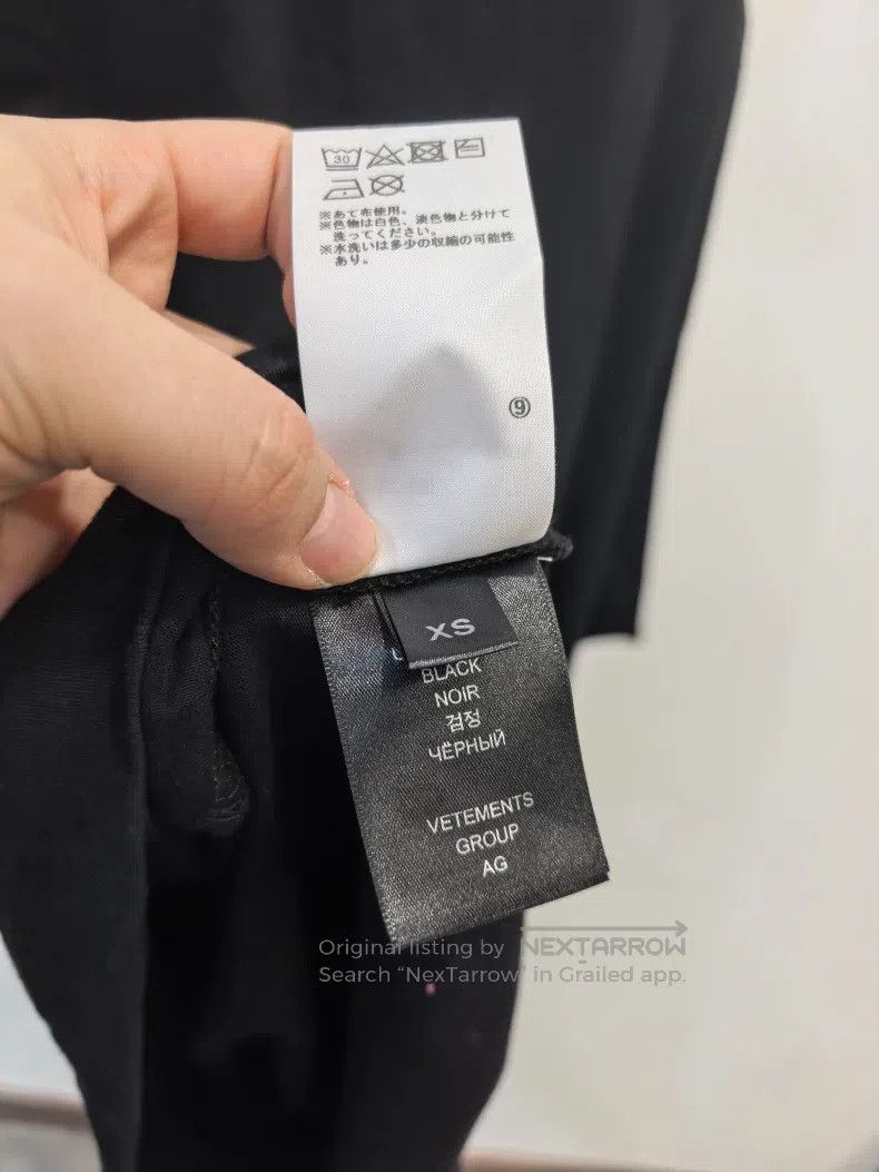 Vetements Vetements Classic Black Short Sleeve T-Shirt with Unique S Size US XS / EU 42 / 0 - 7 Thumbnail