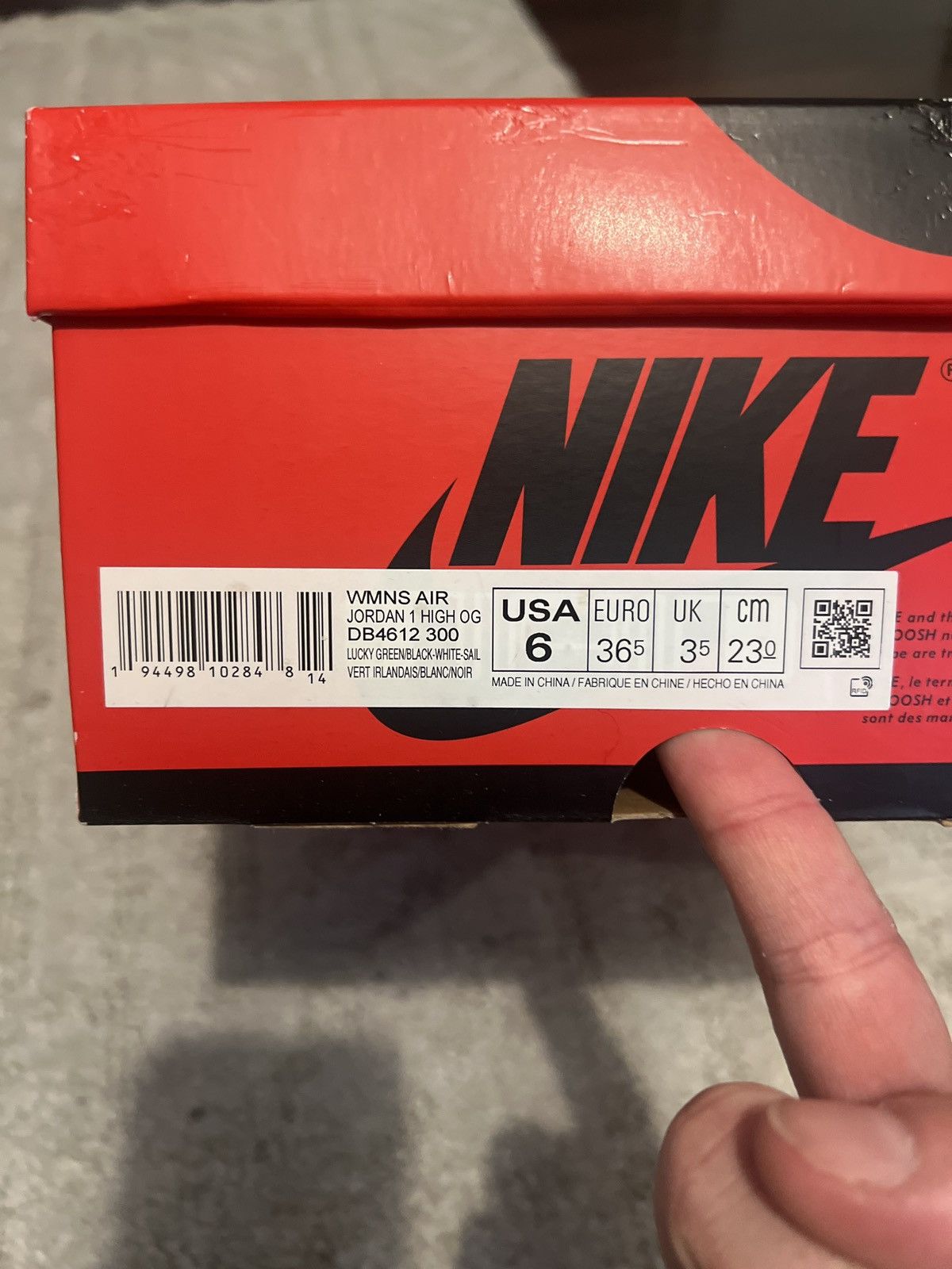 Jordan Brand × Nike WMNS Jordan 1 High Lucky Green Size US 6 / IT 36 - 2 Thumbnail