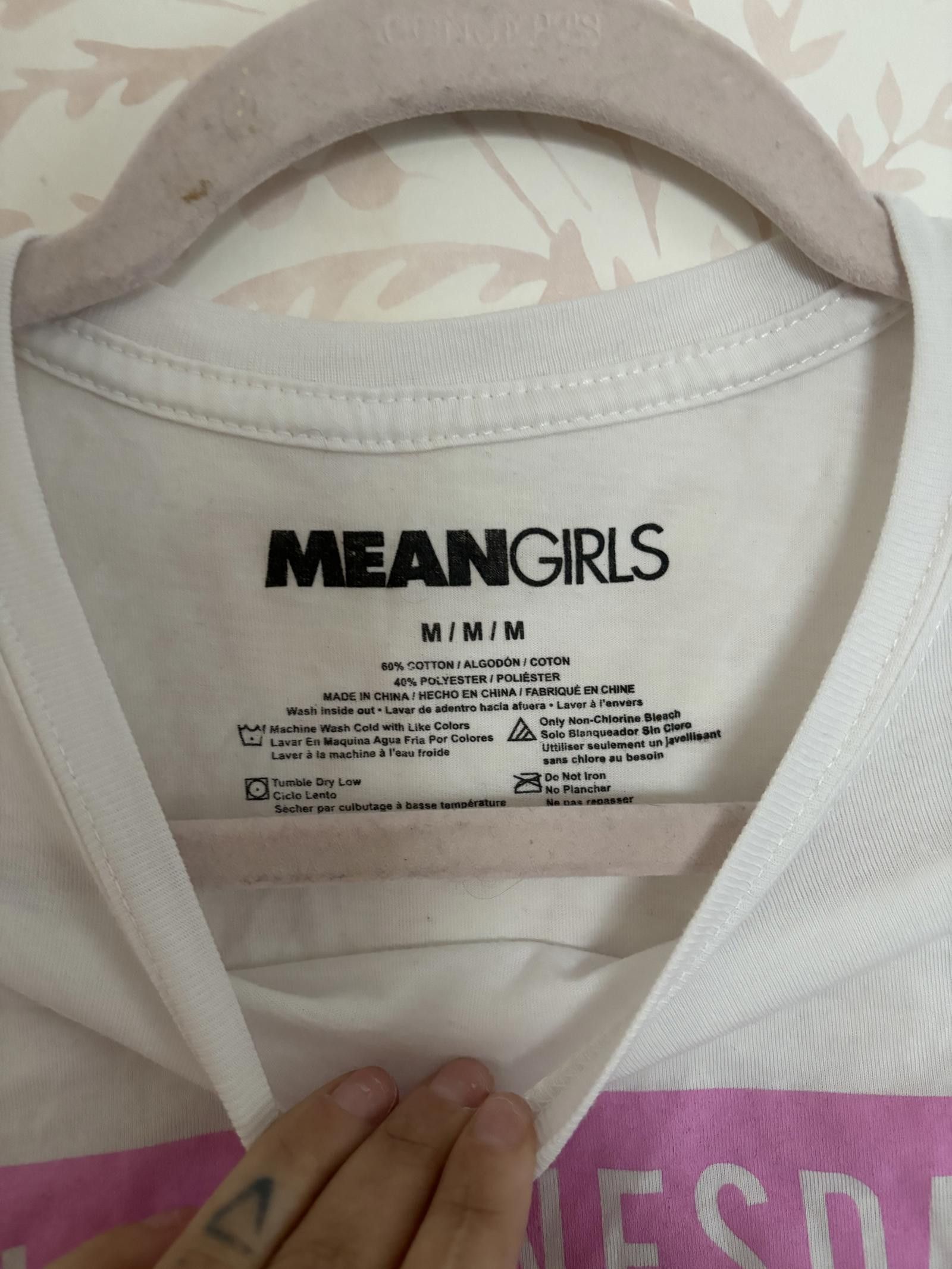 Designer NWOT Mean Girls 'On Wednesdays We Wear Pink' T-Shirt Size M / US 6-8 / IT 42-44 - 3 Thumbnail