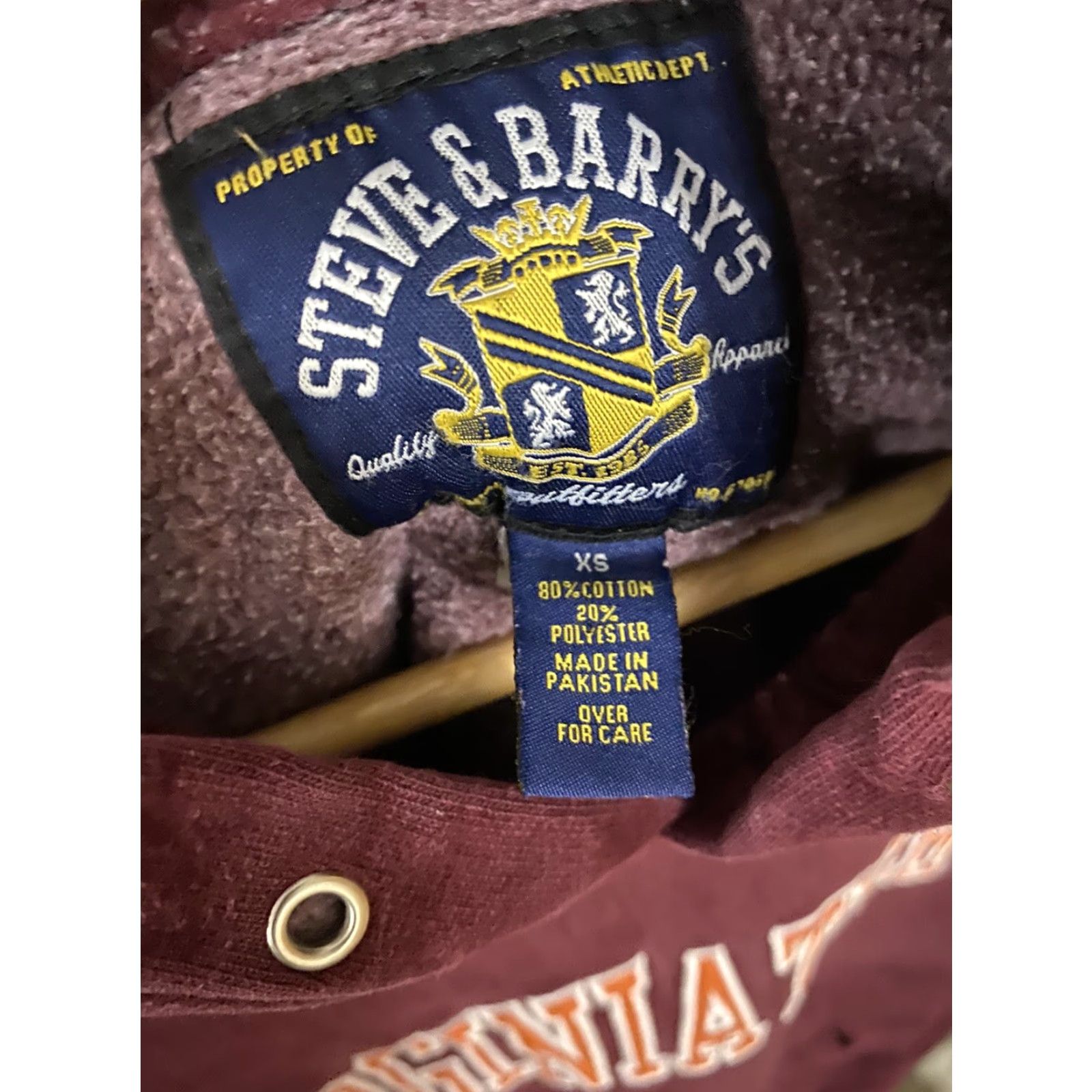 Vintage VINTAGE Mens XS Virginia Tech Steve & Barry’s Thick Hoodie Sweatshirt Red Pullover Hooded Heavyweight Vintage Mens XS Small S Size US XS / EU 42 / 0 - 7 Thumbnail