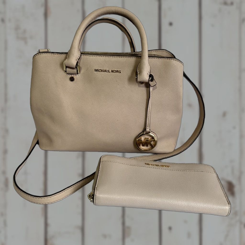 Michael Kors Michael Kors Savannah Saffiano Leather Bag Pink With Wallet Satchel Cross-Body Adjustable Strap Womens Medium Gray Leather Bag Charm Wallet Set) Size ONE SIZE - 1 Thumbnail