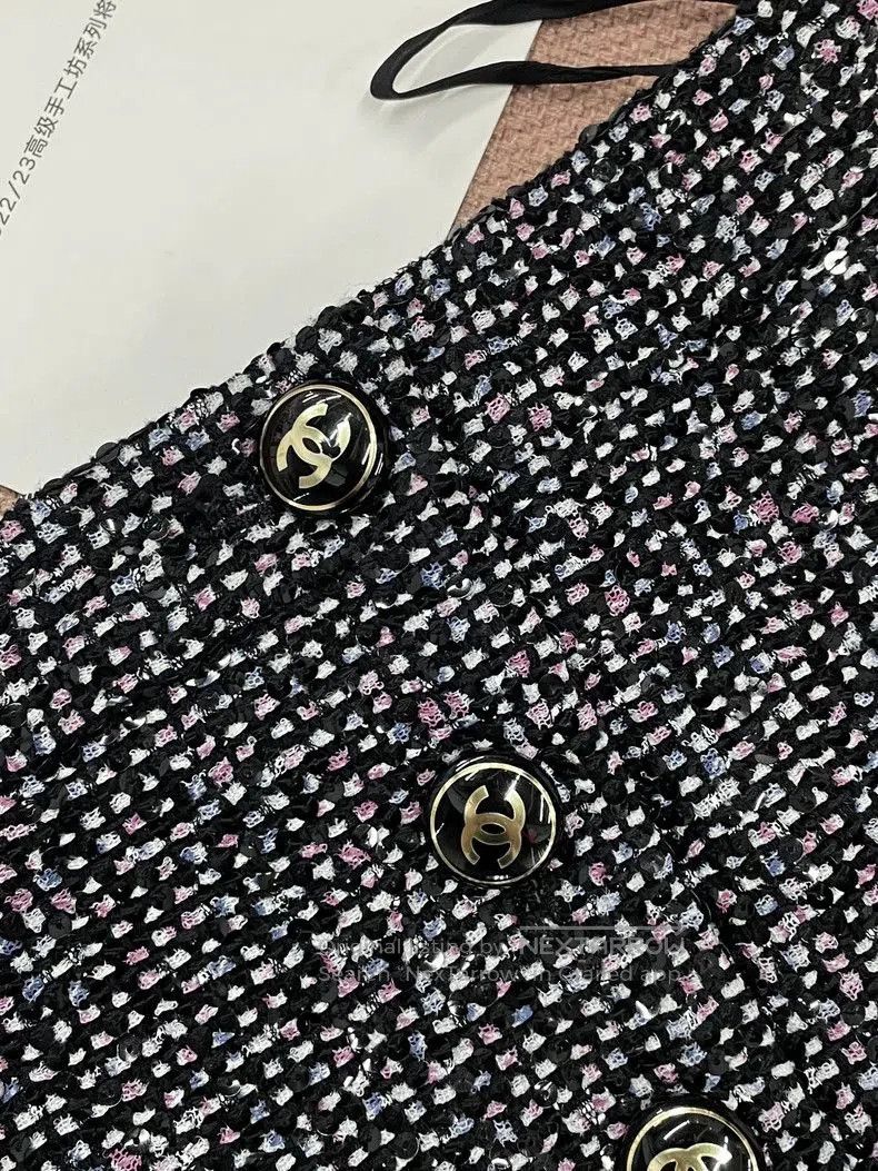 Chanel Chanel 23P Black Tweed Mini Skirt. Size US 38 / EU 54 - 2 Thumbnail
