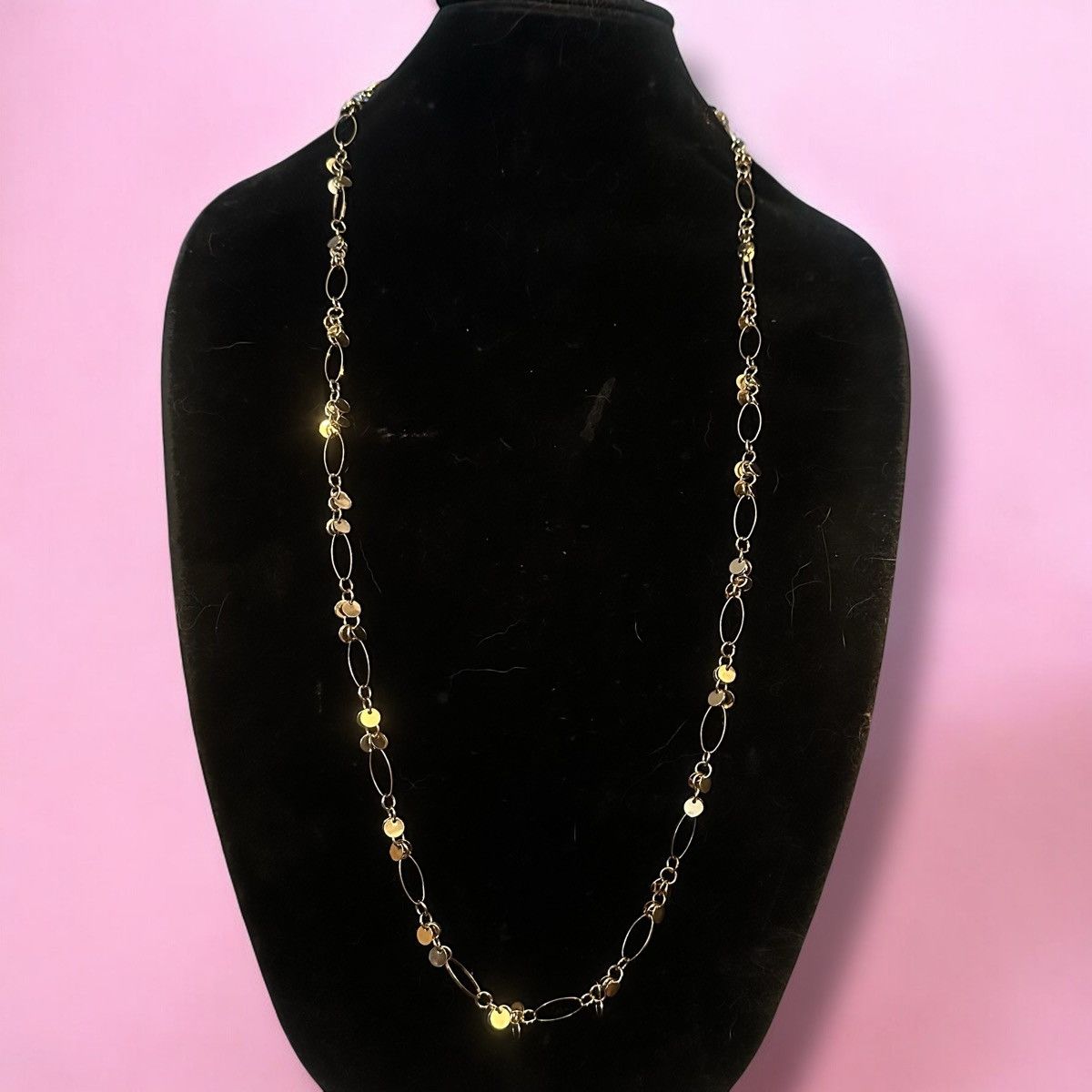 Other Long gold tone oval links and dangles necklace Size ONE SIZE - 1 Thumbnail