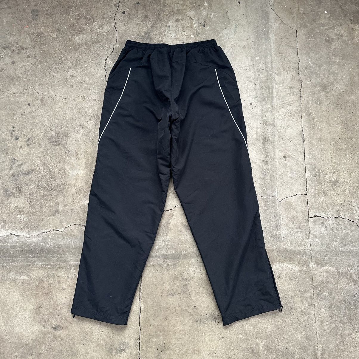 Umbro Vintage Umbro track Pants Baggy Fit Y2K gorpcore Size US 34 / EU 50 - 9 Thumbnail
