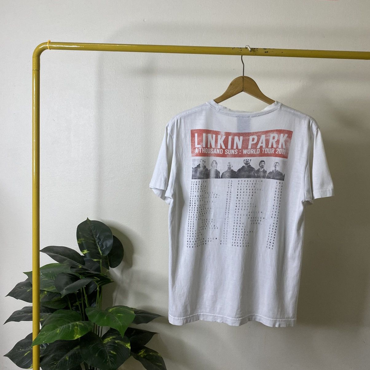 Band Tees Y2K Linkin Park A Thousand Suns World Tour 2011 T Shirt Size US M / EU 48-50 / 2 - 6 Thumbnail