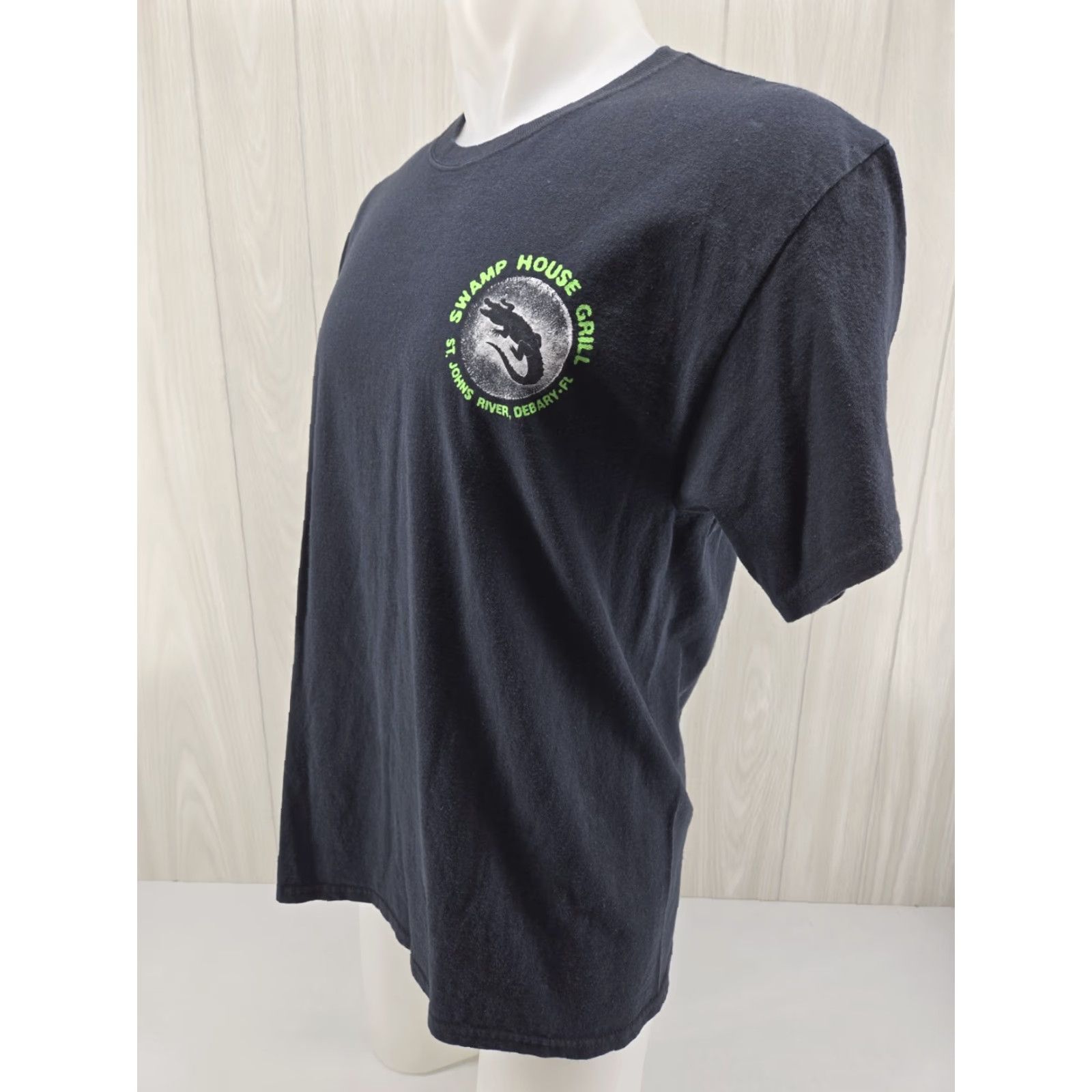 Gildan VTG SWAMP HOUSE GRILL T-Shirt Men Large Black Cotton 2000-2009 Florida Debary St. Johns River Gildan Size US L / EU 52-54 / 3 - 4 Thumbnail