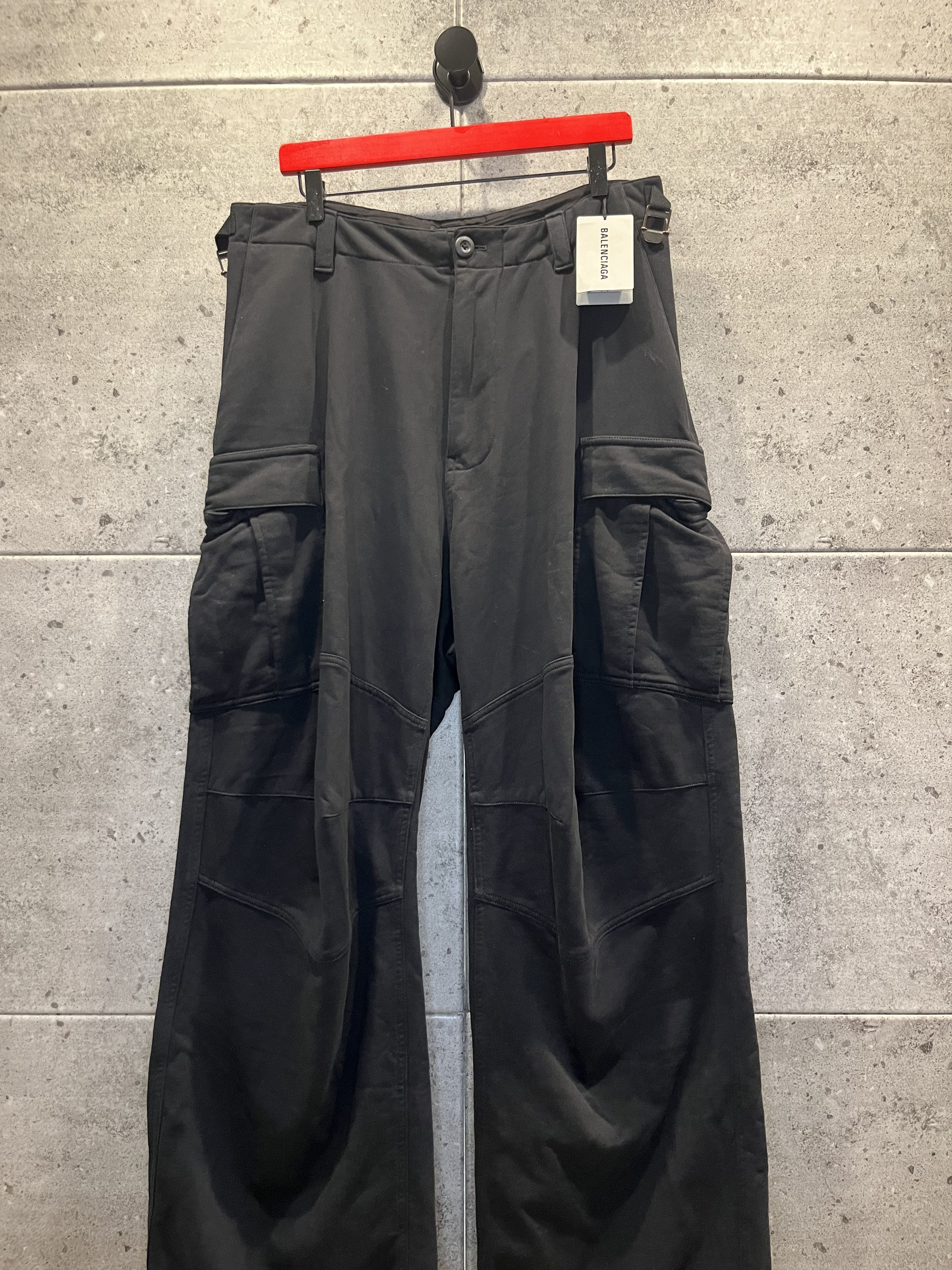 バレンシアガ kick cargo sweatpants Balenciaga Balenciaga kick cargo sweatpants | Grailed