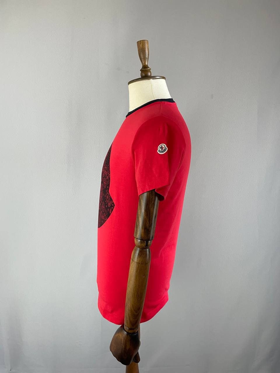 Moncler Moncler Tee T Shirt Red Big Logo Size US L / EU 52-54 / 3 - 6 Thumbnail