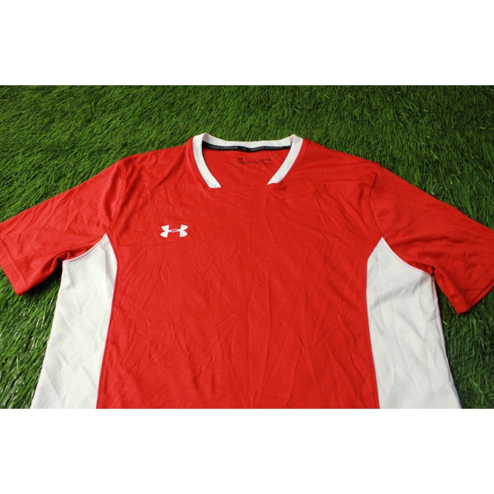 Under Armour UNDER ARMOUR HEATGEAR Shirt Men L Red and White 2018 Jersey 100% Polyester Short Sleeve Compression T-Shirt Size US L / EU 52-54 / 3 - 2 Thumbnail