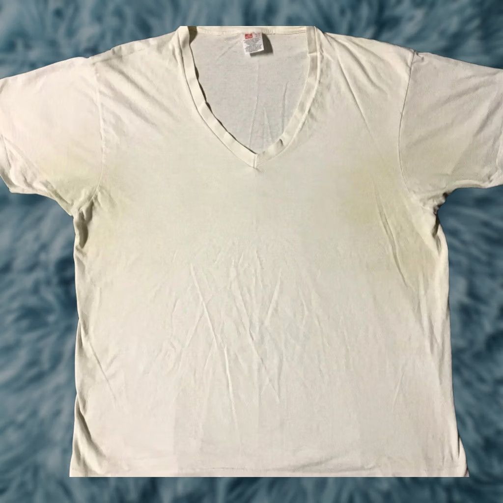 Hanes VINTAGE Hanes T-Shirt M White 90s Distressed V-Neck Shirt Mens Grunge Biker Punk Surf Skate PE 80s Size US M / EU 48-50 / 2 - 1 Thumbnail
