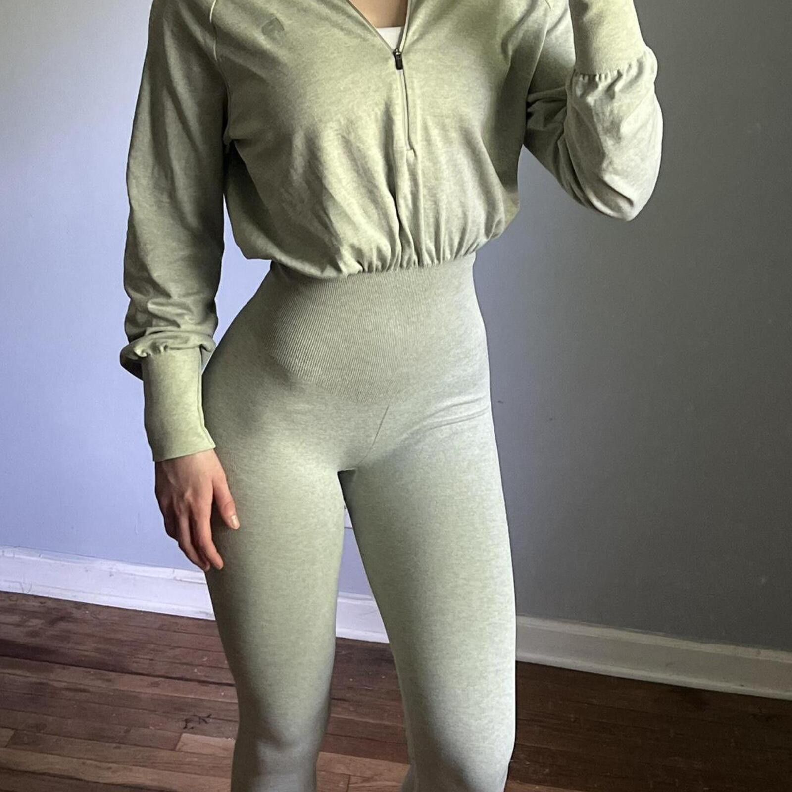 Other Prozis sage green contour jumpsuit Size 28" / US 6 / IT 42 - 4 Thumbnail