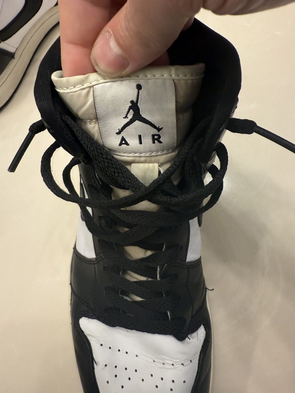 Nike Air Jordan 1 Retro Countdown Black and White Size US 9.5 / EU 42-43 - 13 Thumbnail