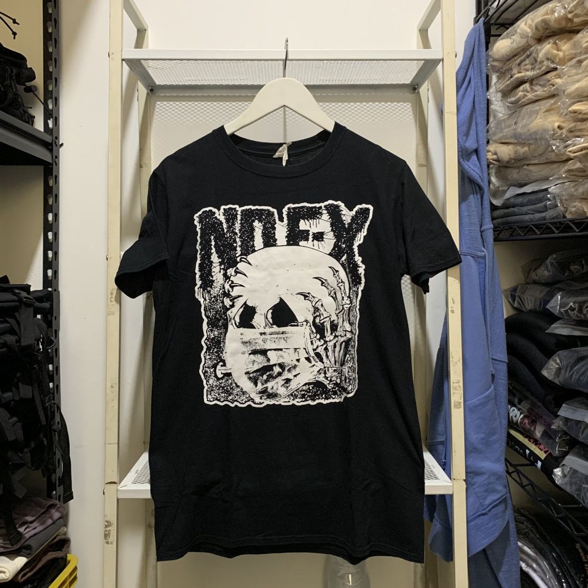 Band Tees NOFX - SKULL COVID CHARITY FOR NOFX CREW T SHIRT Size US M / EU 48-50 / 2 - 1 Thumbnail