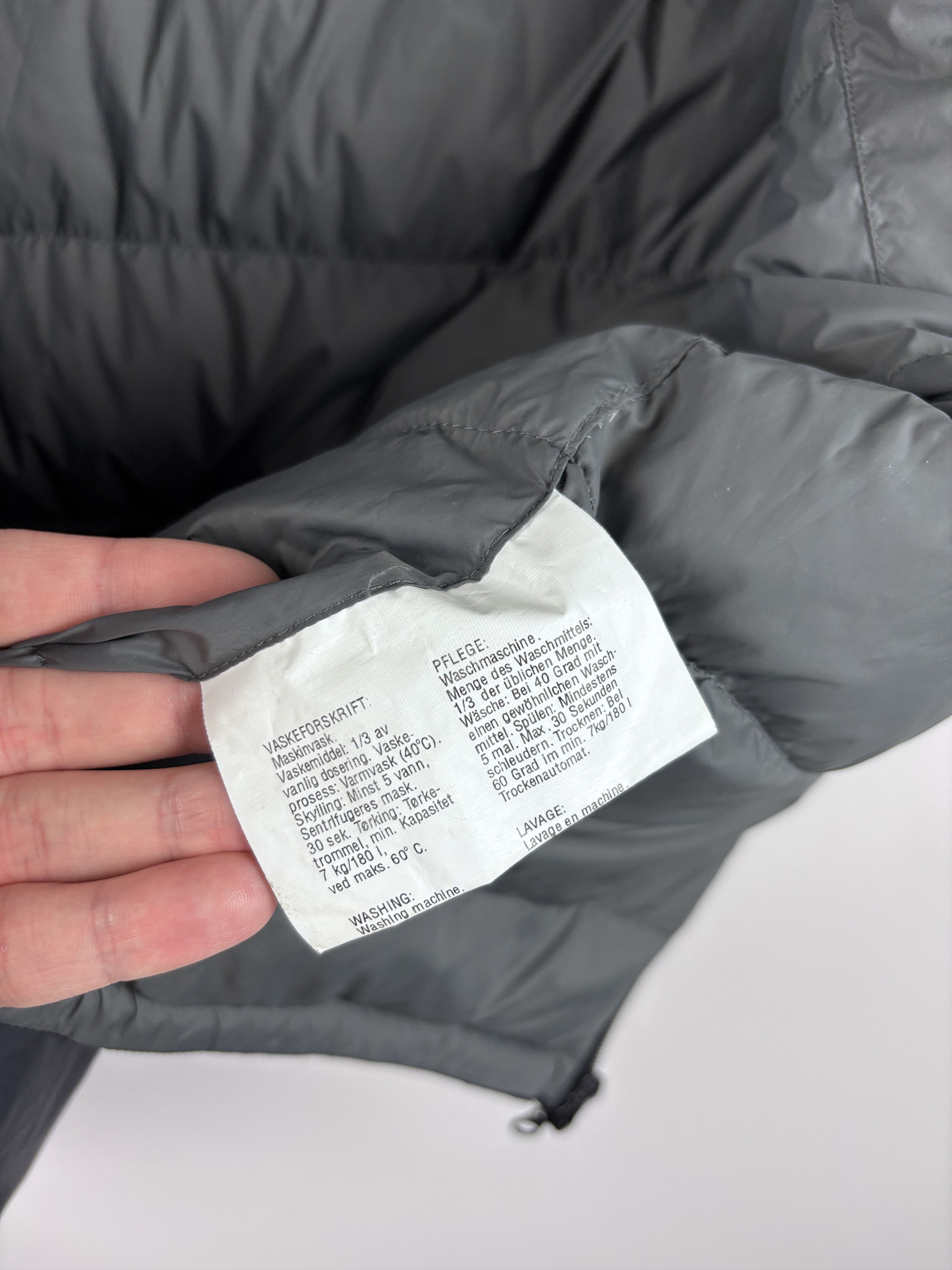 Mammut × Vintage Vintage Mammut Ajungilak Down Puffer Vest Jacket Blue Size S Size US S / EU 44-46 / 1 - 11 Thumbnail