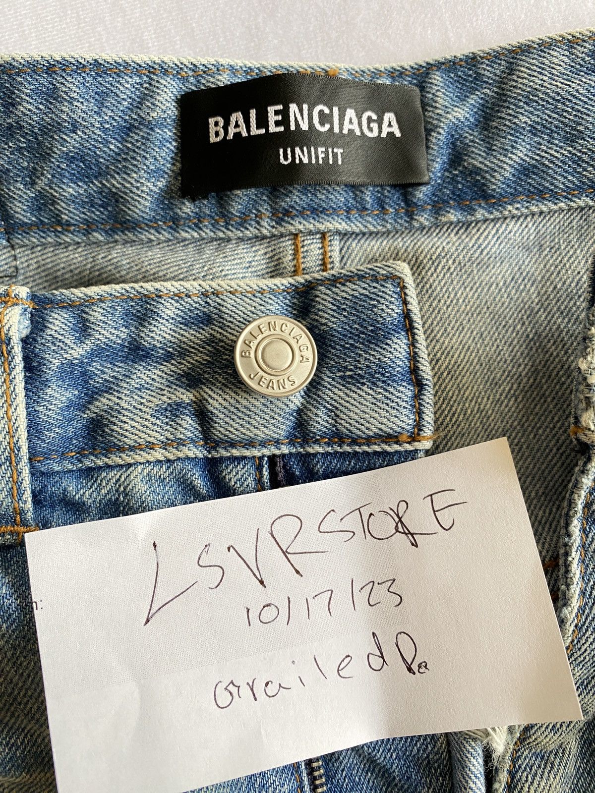 Balenciaga BALENCIAGA Destroyed Super Large Baggy Blue Jean OG size S Size US 32 / EU 48 - 14 Thumbnail