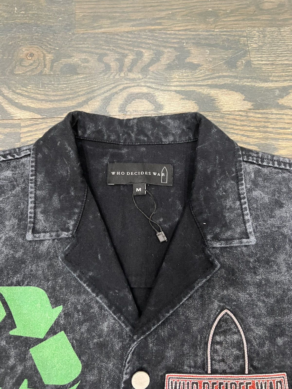 Who Decides War Recycle motif who decides war work shirt Size US M / EU 48-50 / 2 - 3 Thumbnail