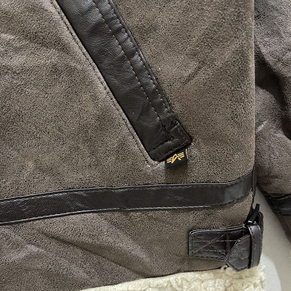 Alpha Industries Alpha Industries B-3 Shearling Jacket Size US S / EU 44-46 / 1 - 16 Thumbnail