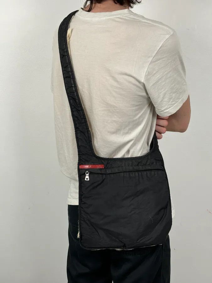 Prada AW1999 Prada Black Nylon Fur-Trimmed Shoulder Bag Size ONE SIZE - 3 Thumbnail