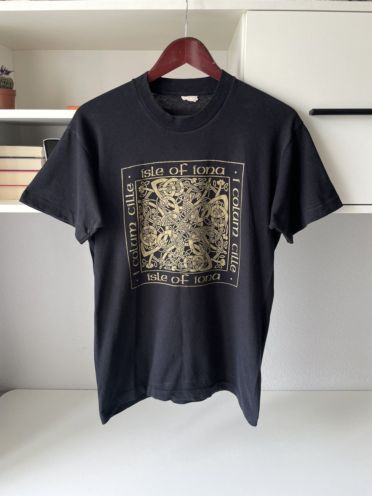 Vintage Vintage 90’s Isle Of Iona T-Shirt I Colum Cille VERY RARE Size US M / EU 48-50 / 2 - 1 Thumbnail