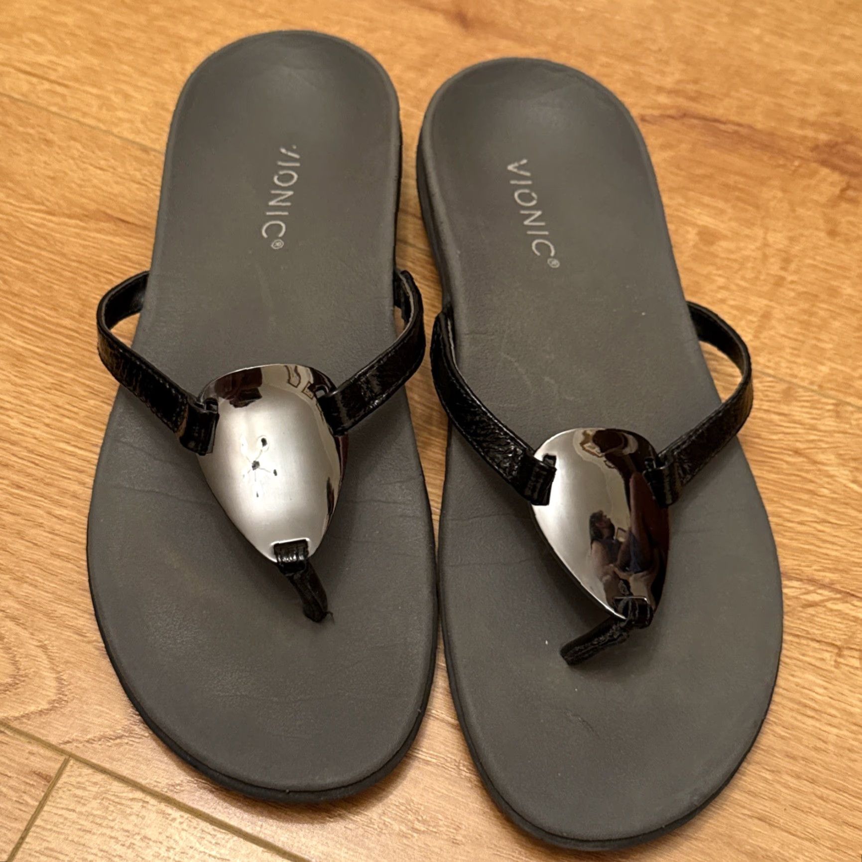 Vionic Vionic Raysa Sandals Thong Metal Toe Post Silver Black Womens 7 Flat Leather Slip On Size US 7 / IT 37 - 2 Thumbnail