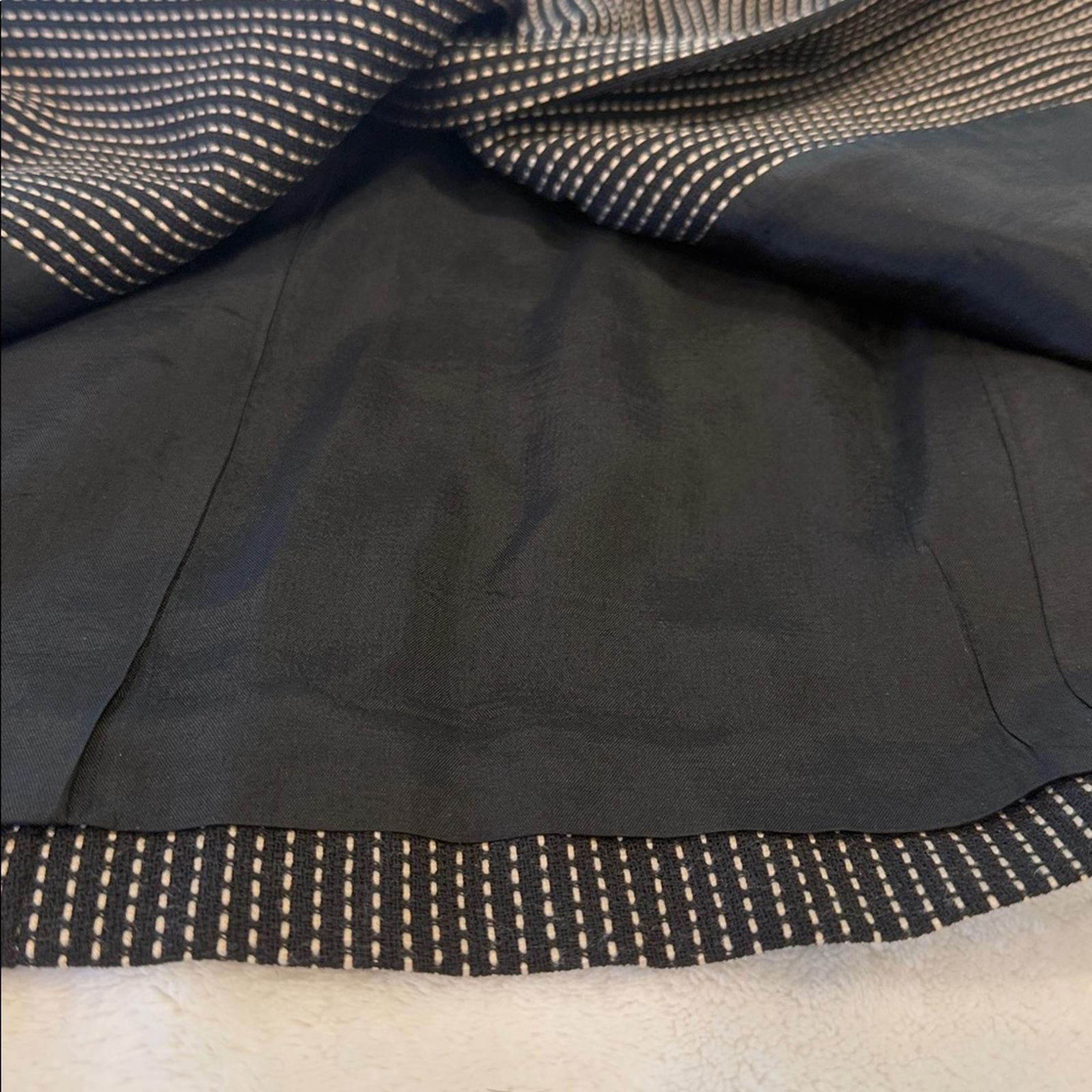 Other Classiques Entier Black Cream Wool Blend Blazer pockets SZ 2 Size XS / US 0-2 / IT 36-38 - 5 Thumbnail