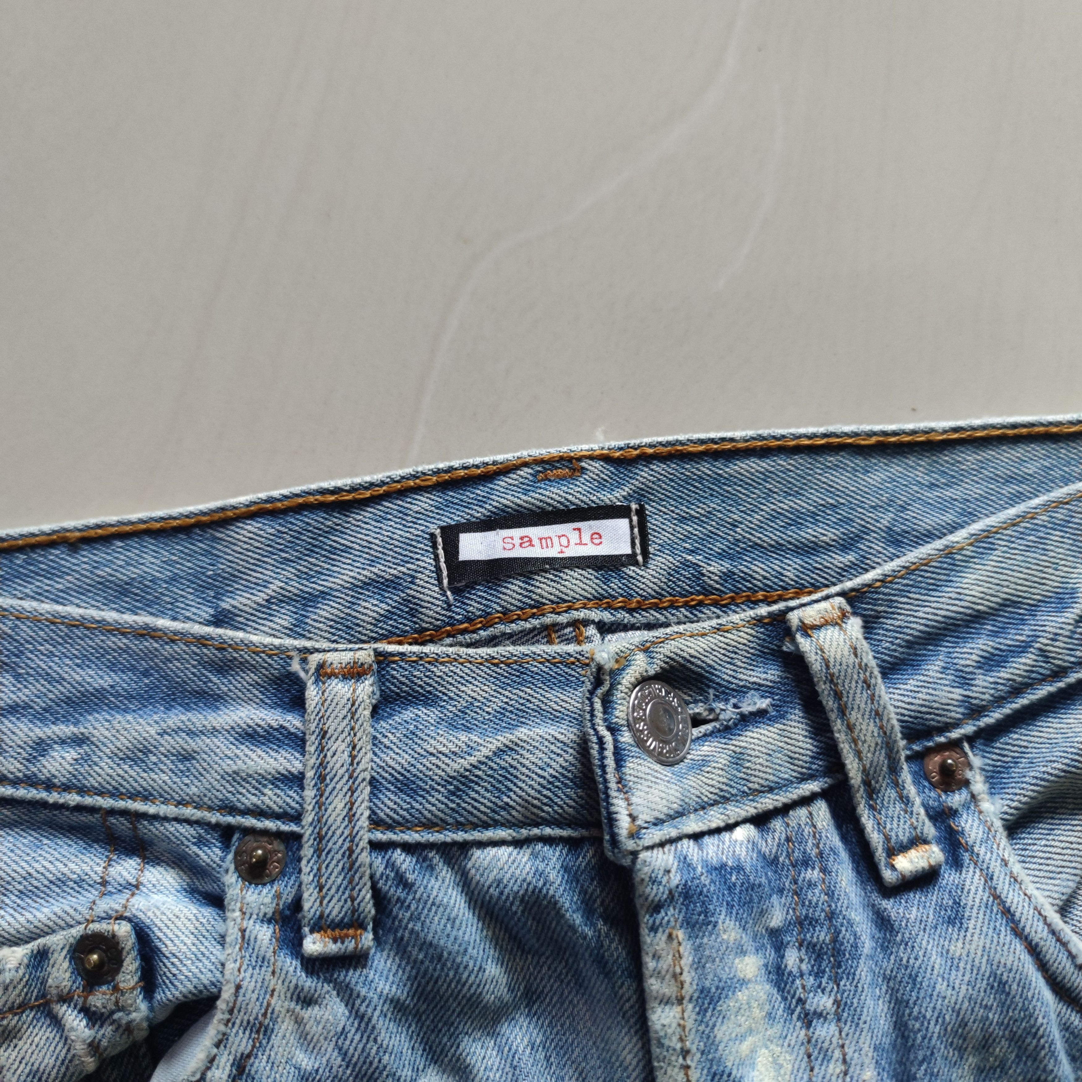 Levi's VINTAGE LEVI'S STRAUSS SAMPLE DISTRESSED JEAN MADE IN USA Size US 31 - 2 Thumbnail