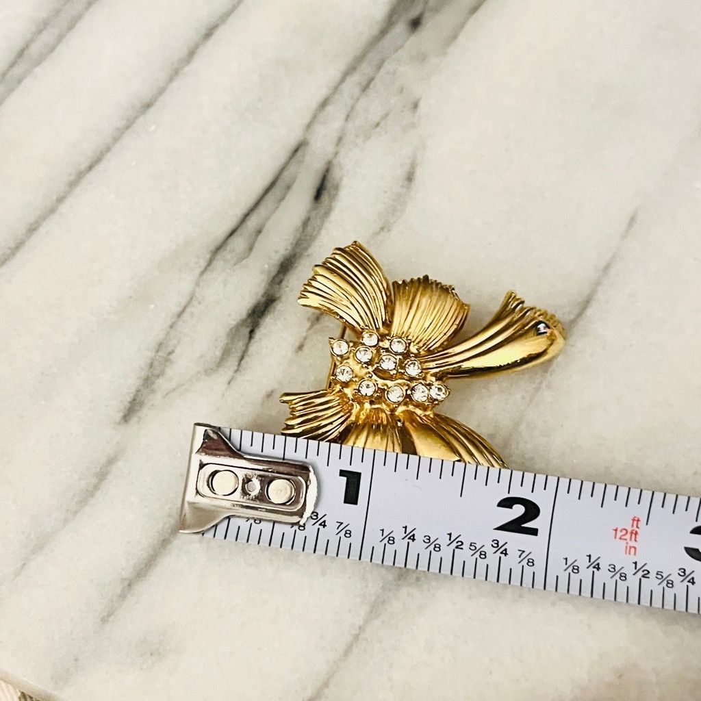 Vintage Vintage Roman Ribbon Bow Brooch Signed Clear Pave Gold Toned Size ONE SIZE - 8 Thumbnail