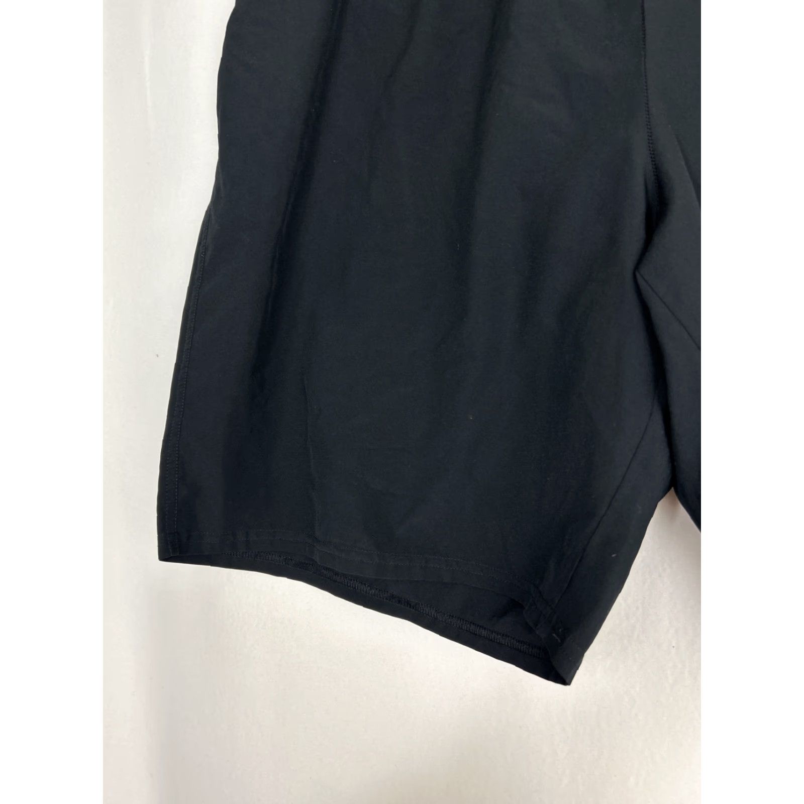Mountain Hardwear Mountain Hardwear Shorts Mens XL Black Lined Performance Sport Track Vented Mens Size US 36 / EU 52 - 2 Thumbnail