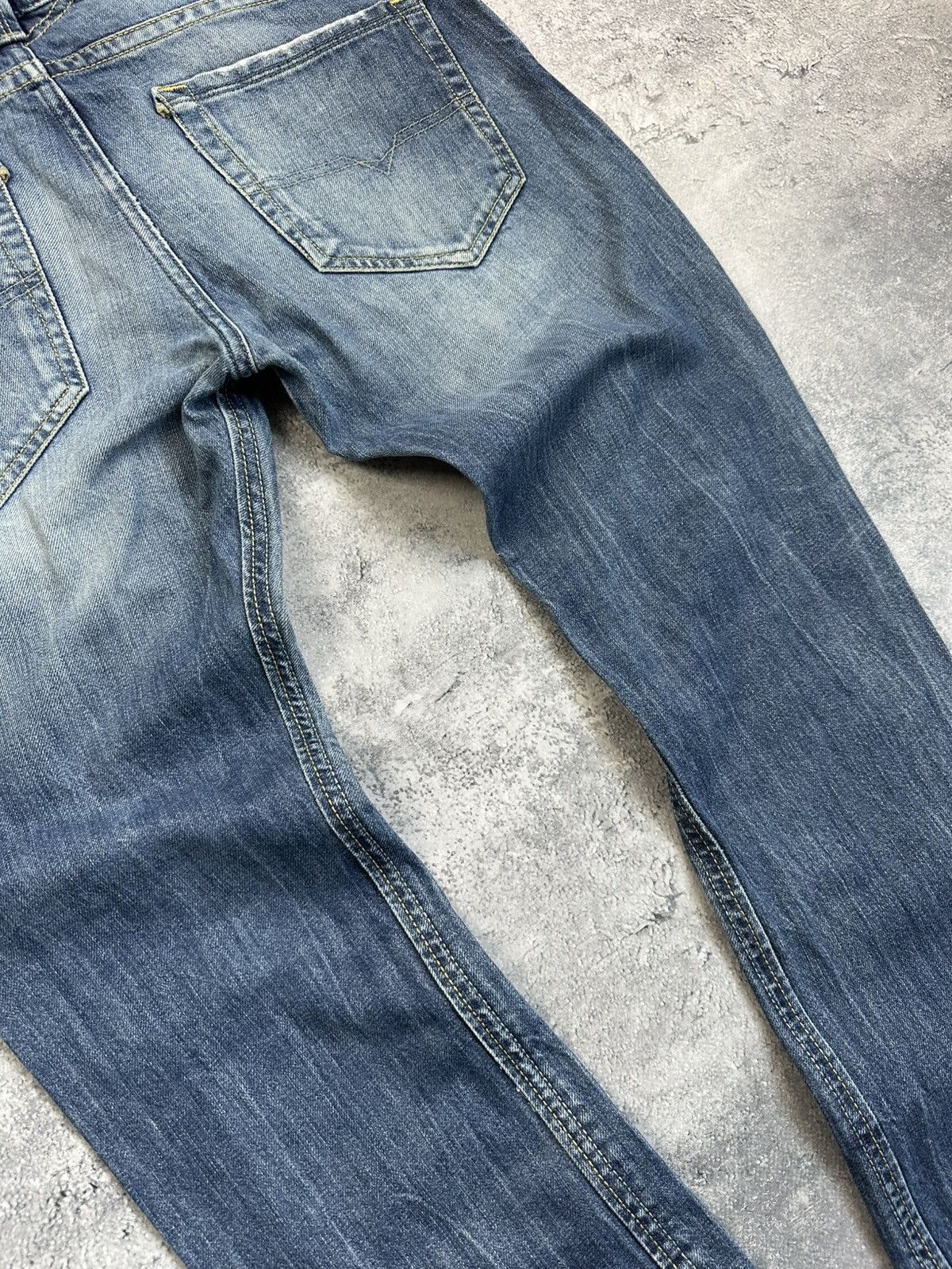 Diesel Diesel Industry Vintage Distressed Denim Faded Jeans 30 Size US 30 / EU 46 - 20 Thumbnail