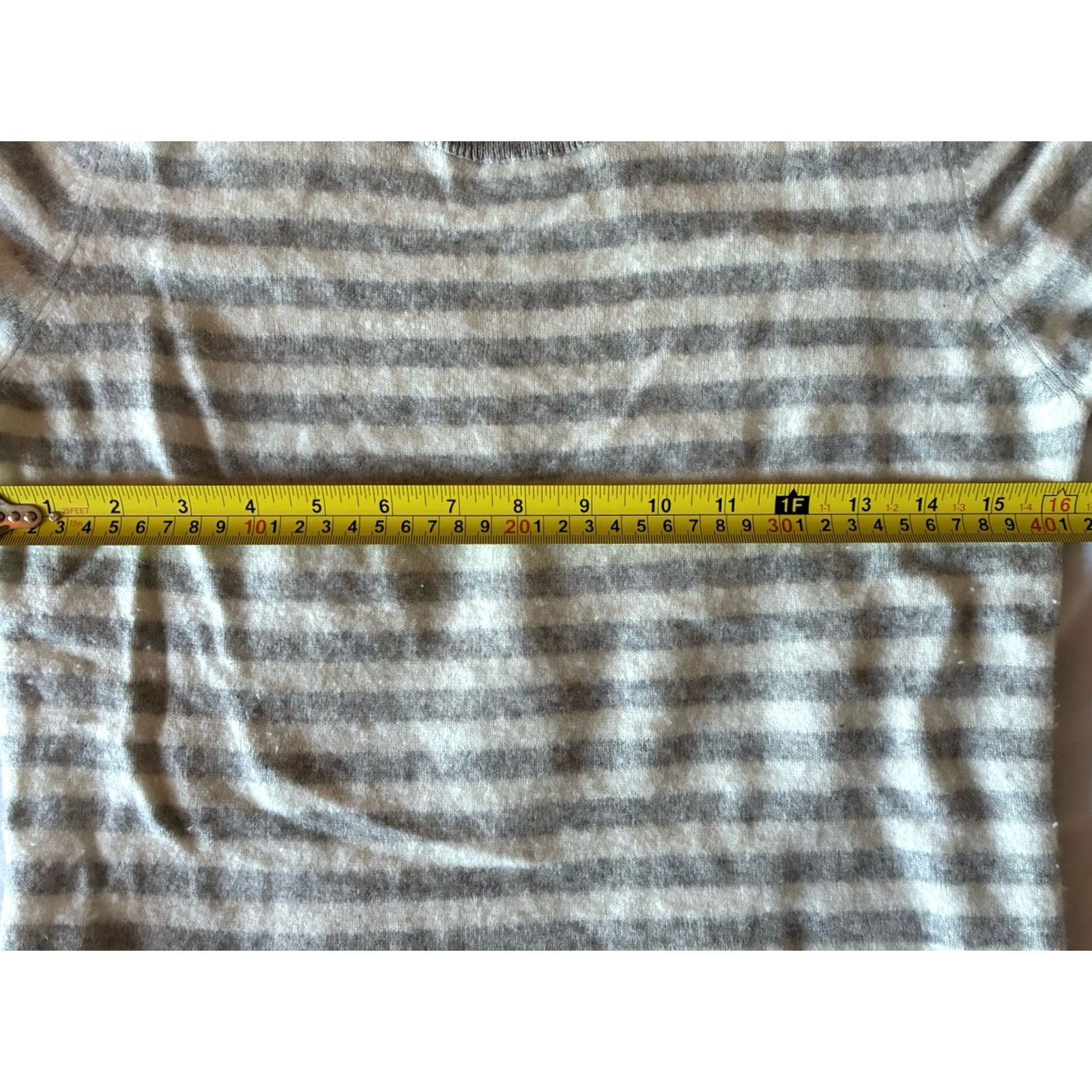 Old Navy VINTAGE Old Navy Sweater? (No, not vintage) Size XL / US 12-14 / IT 48-50 - 6 Thumbnail