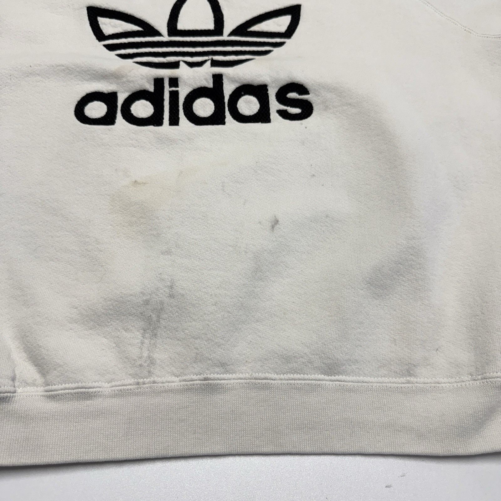 Adidas Vintage 90s Adidas Trefoil Crew Neck Embroidered Sweatshirt Size US L / EU 52-54 / 3 - 6 Thumbnail