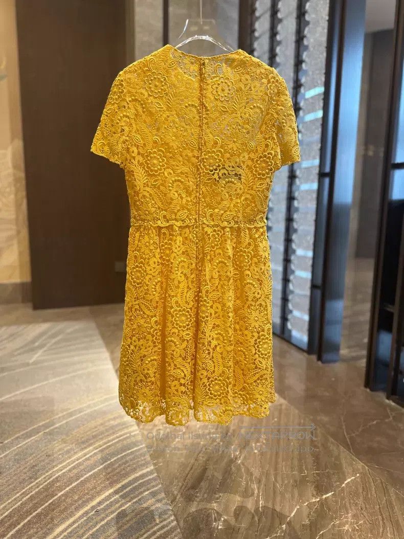 Valentino Valentino Yellow lace dress Size S / US 4 / IT 40 - 2 Thumbnail