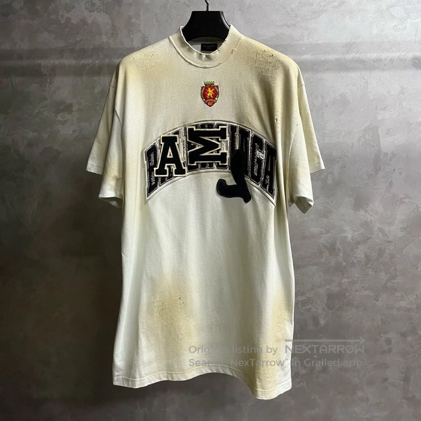 Balenciaga Balenciaga Beige letter embroidered badge, round-neck shor Size US S / EU 44-46 / 1 - 1 Thumbnail