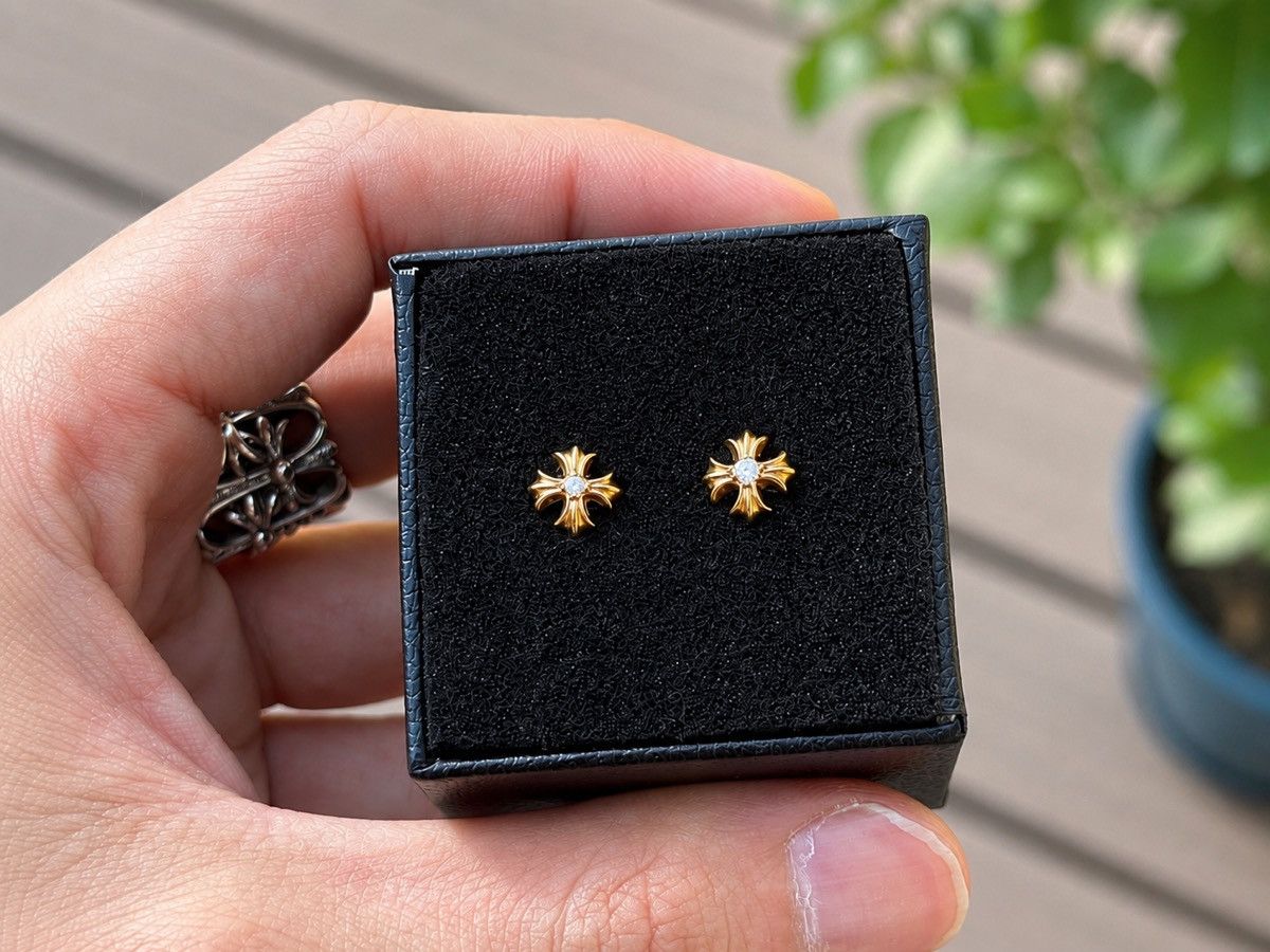 大*福様 Chrome Hearts 22k STUD No2 CH PLUS Chrome Hearts Chrome Hearts 22K Gold #2 CH Plus Stud Earring with