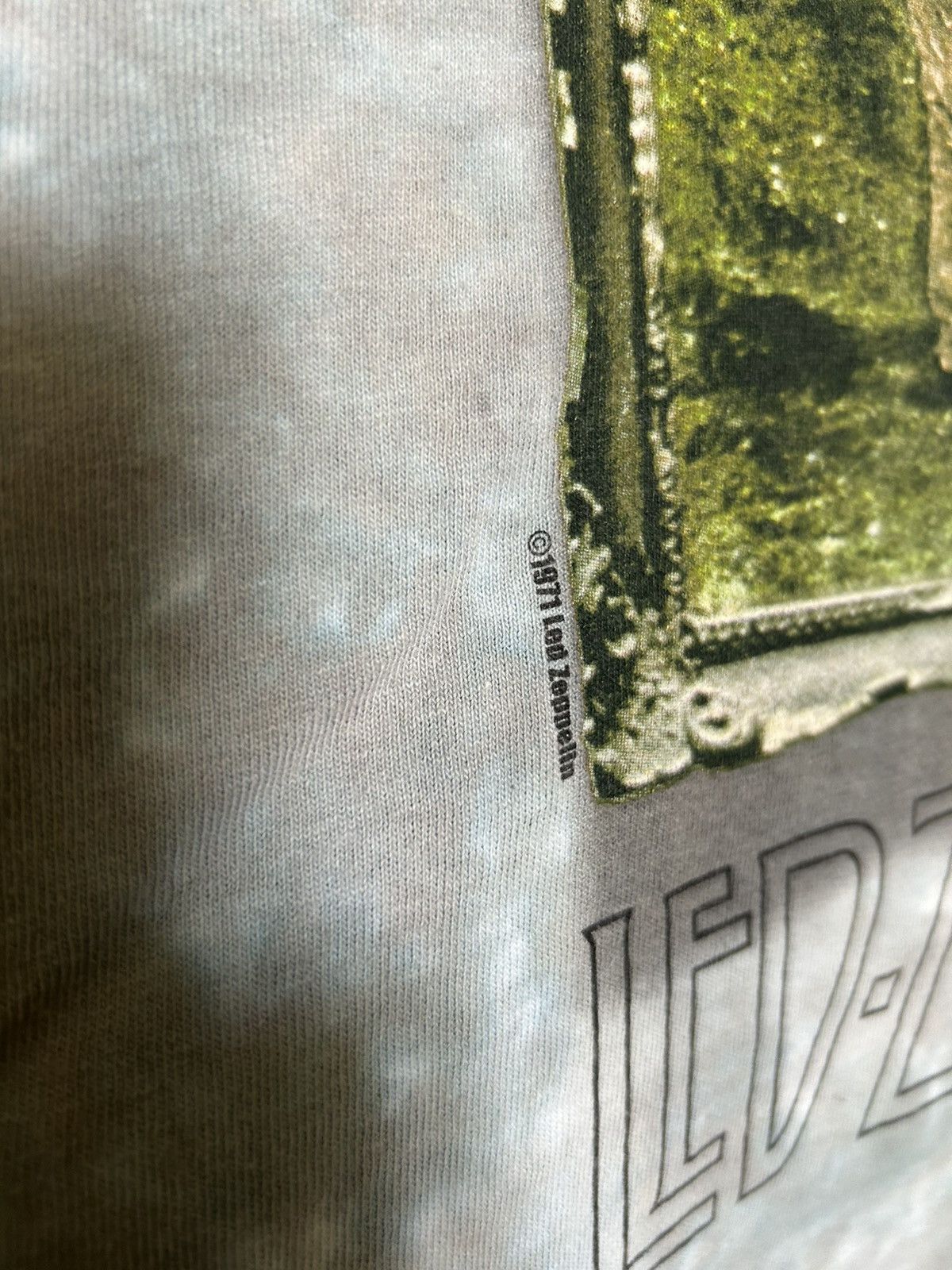 Band Tees Vintage LED ZEPPELIN LIQUID BLUE 4 IV ALBUM COVER T-SHIRT Size US L / EU 52-54 / 3 - 8 Thumbnail