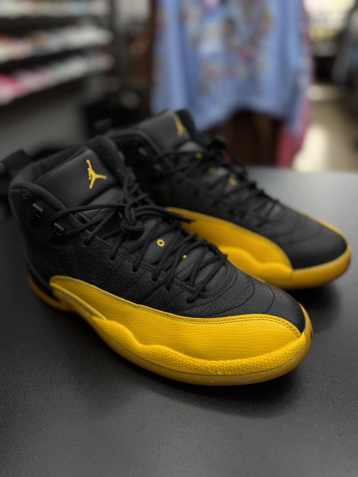 Jordan Brand × Nike Jordan 12 University Gold Size 10 Pre Owned 🧼 Size US 10 / EU 43 - 2 Thumbnail