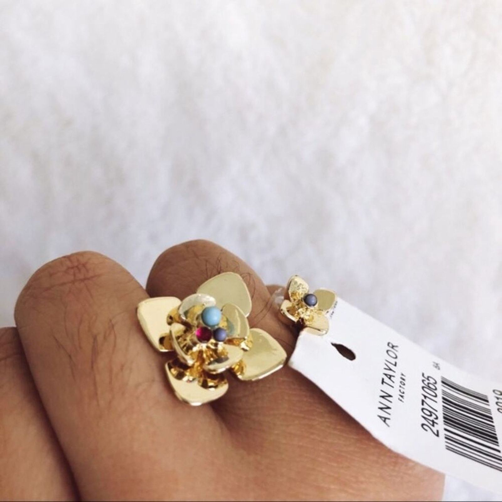 Ann Taylor Ann Taylor Gold Flower Open Circle Wrap Ring Size ONE SIZE - 2 Thumbnail
