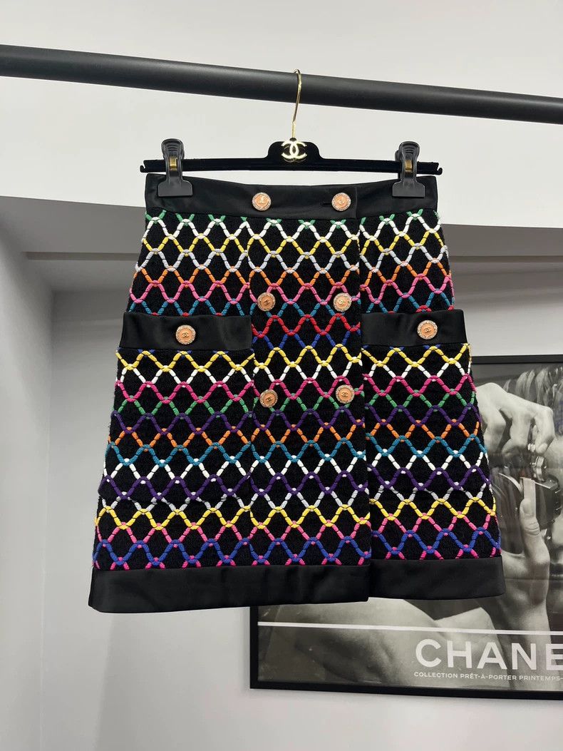 Chanel Chanel 22S colorful striped skirt Size 24" / US 00 / IT 34 - 1 Thumbnail
