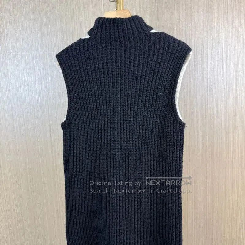 Givenchy Givenchy Black and White Knit Sweater Vest . Size XS / US 0-2 / IT 36-38 - 2 Thumbnail