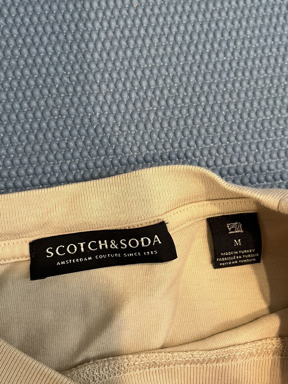 Scotch & Soda Scotch & Soda cream graphic logo tee Size US M / EU 48-50 / 2 - 6 Thumbnail