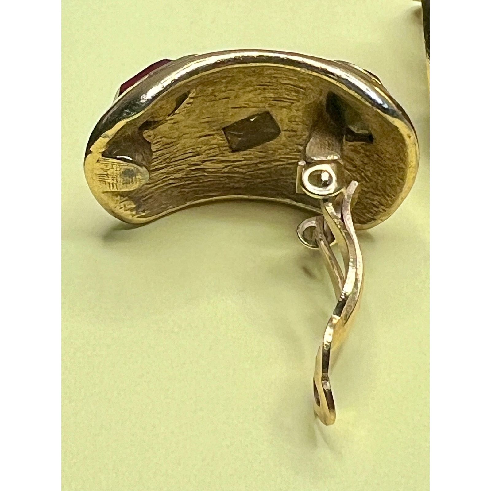 & Other Stories Ciner Moghul India Large Gripoix Gold Clip Earrings Size ONE SIZE - 9 Thumbnail